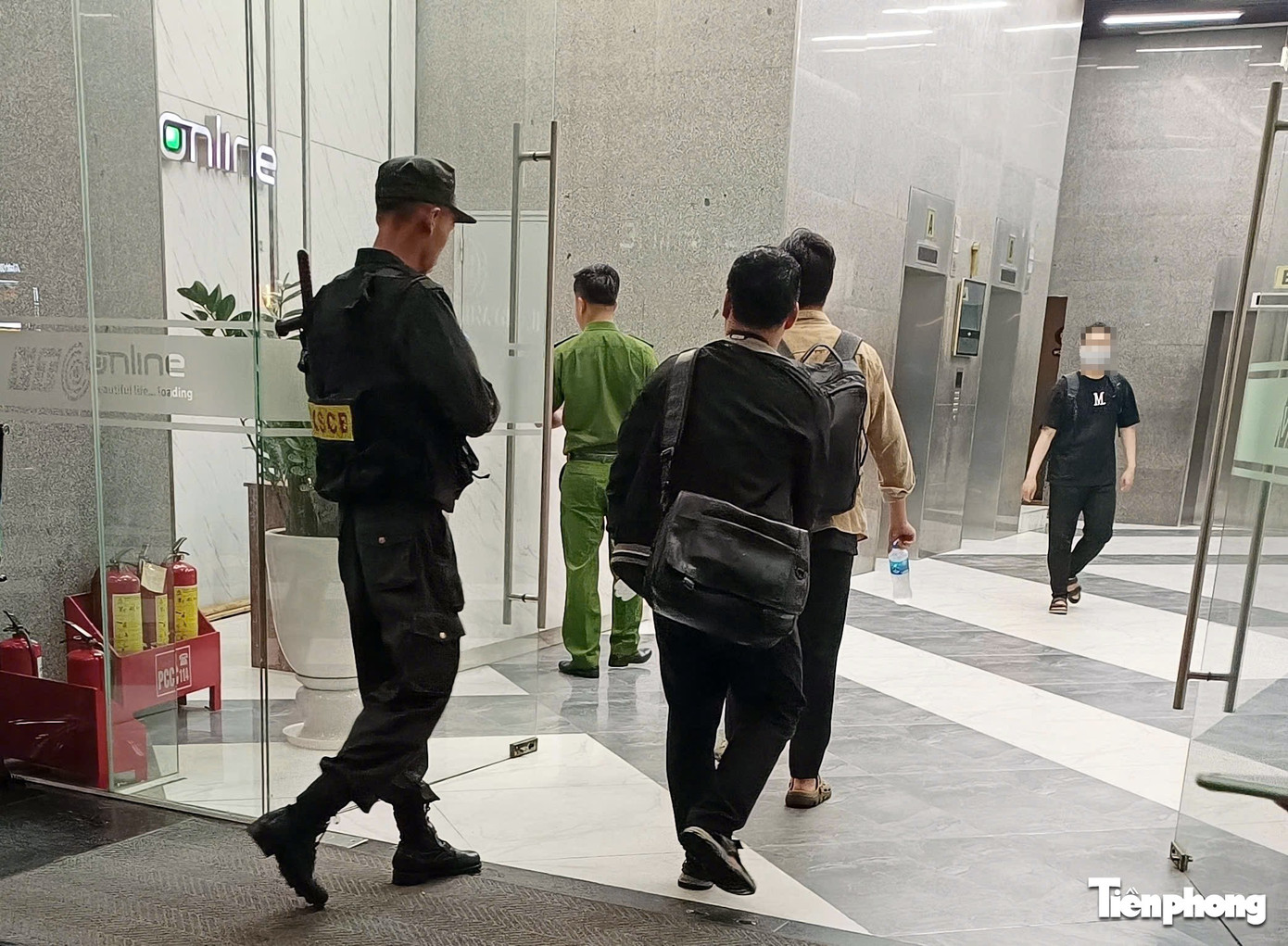 Khởi tố Shark Bình, tạm giữ 597 cây vàng, 18 sổ đỏ- Ảnh 1.