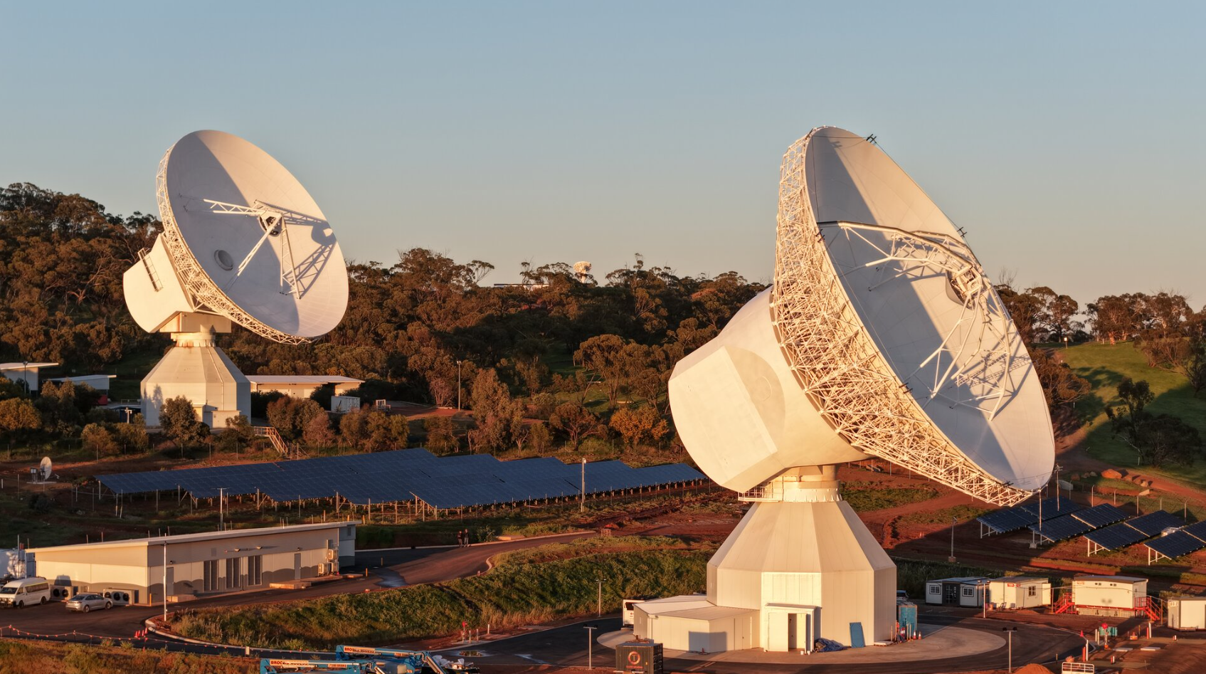 Cặp ăng-ten “siêu to khổng lồ” giúp khám phá những phần chưa biết của vũ trụ - Ảnh 1.