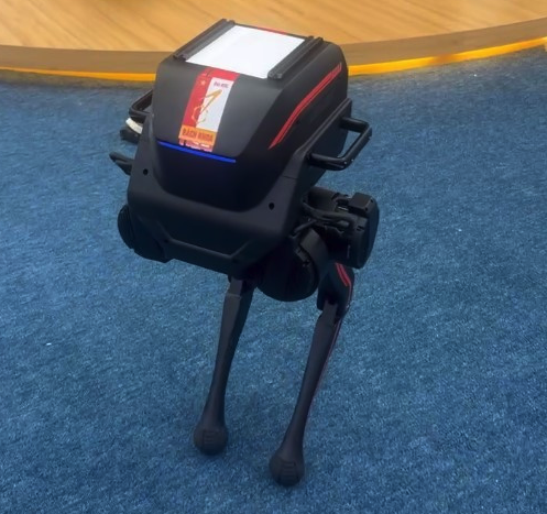 ĐH Bách Khoa Hà Nội nói gì về việc dán logo đè lên Robot Trung Quốc?- Ảnh 2.