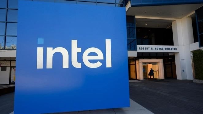 Intel sa thải hơn 35.000 nhân viên chỉ trong 2 năm: Cuộc tái cấu trúc chưa từng có nhằm ‘cứu lấy tương lai của tập đoàn’- Ảnh 2.