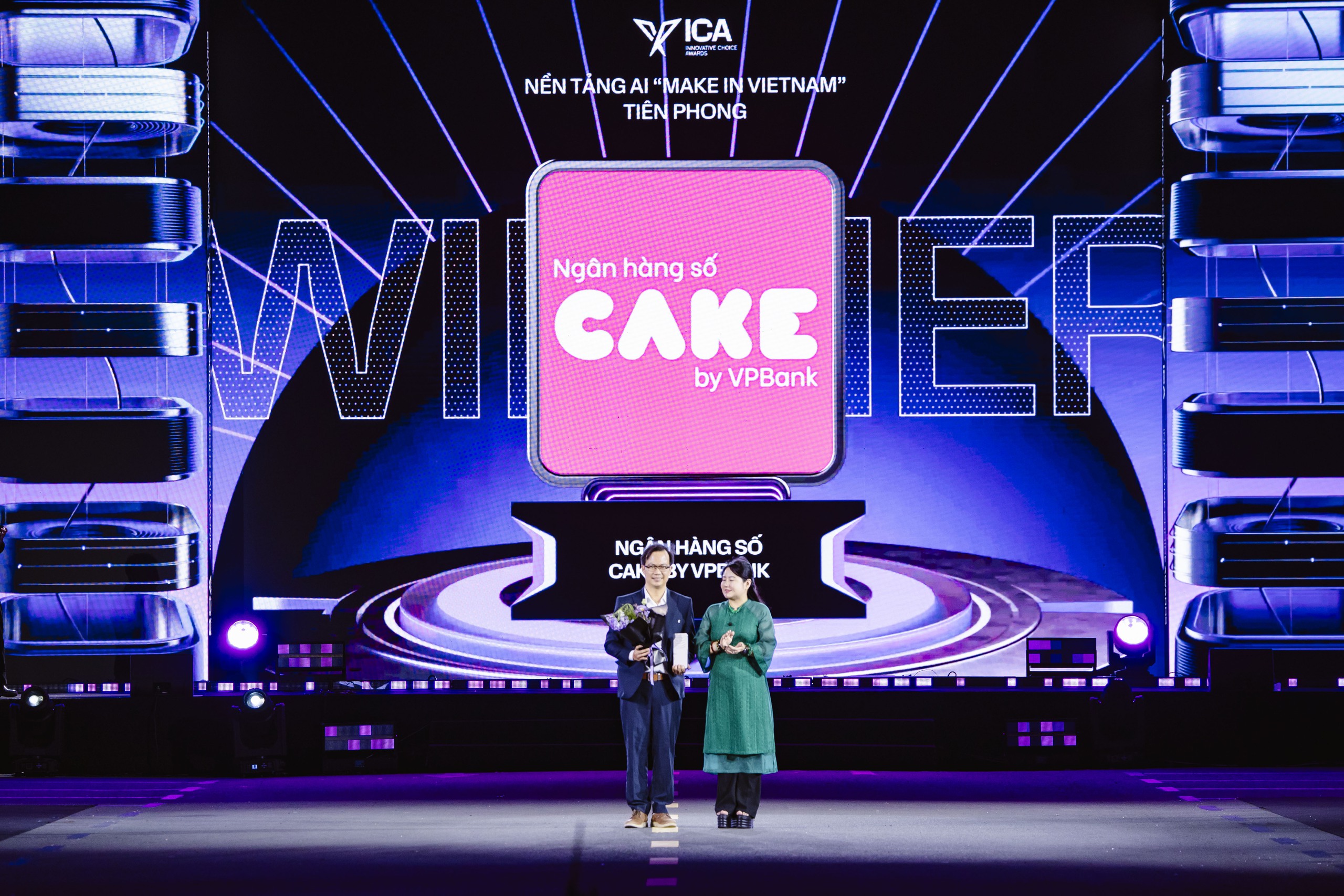 Những khoảnh khắc ấn tượng tại lễ trao giải Better Choice Awards 2025: Bữa tiệc thị giác đầy màu sắc của nghệ thuật và công nghệ- Ảnh 9. Những khoảnh khắc ấn tượng tại lễ trao giải Better Choice Awards 2025: Bữa tiệc thị giác đầy màu sắc của nghệ thuật và công nghệ- Ảnh 9.