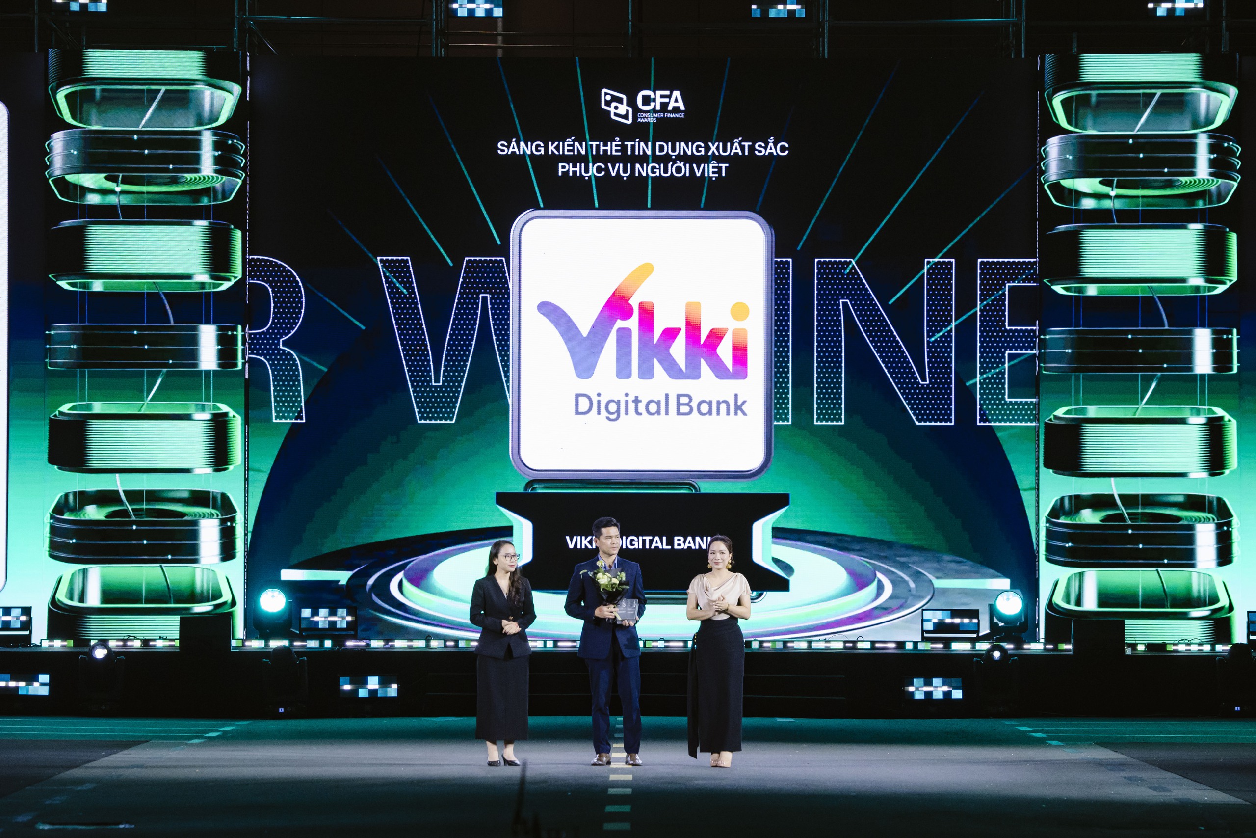 Những khoảnh khắc ấn tượng tại lễ trao giải Better Choice Awards 2025: Bữa tiệc thị giác đầy màu sắc của nghệ thuật và công nghệ- Ảnh 12. Những khoảnh khắc ấn tượng tại lễ trao giải Better Choice Awards 2025: Bữa tiệc thị giác đầy màu sắc của nghệ thuật và công nghệ- Ảnh 12.