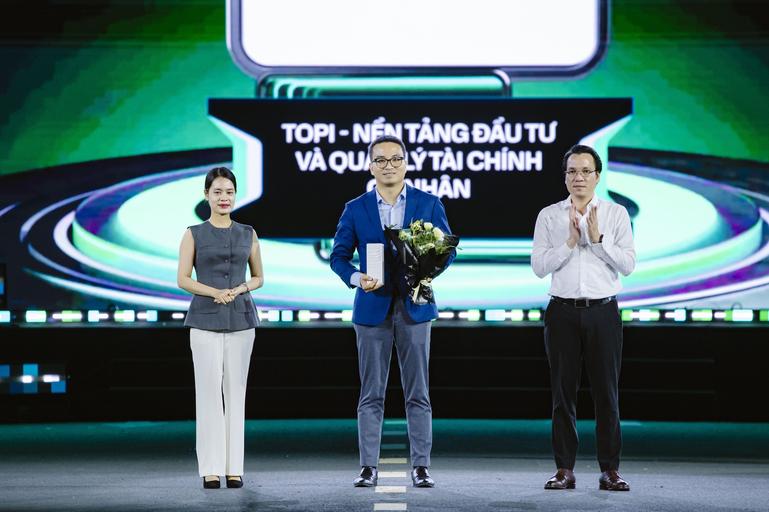 Những khoảnh khắc ấn tượng tại lễ trao giải Better Choice Awards 2025: Bữa tiệc thị giác đầy màu sắc của nghệ thuật và công nghệ- Ảnh 11. Những khoảnh khắc ấn tượng tại lễ trao giải Better Choice Awards 2025: Bữa tiệc thị giác đầy màu sắc của nghệ thuật và công nghệ- Ảnh 11.