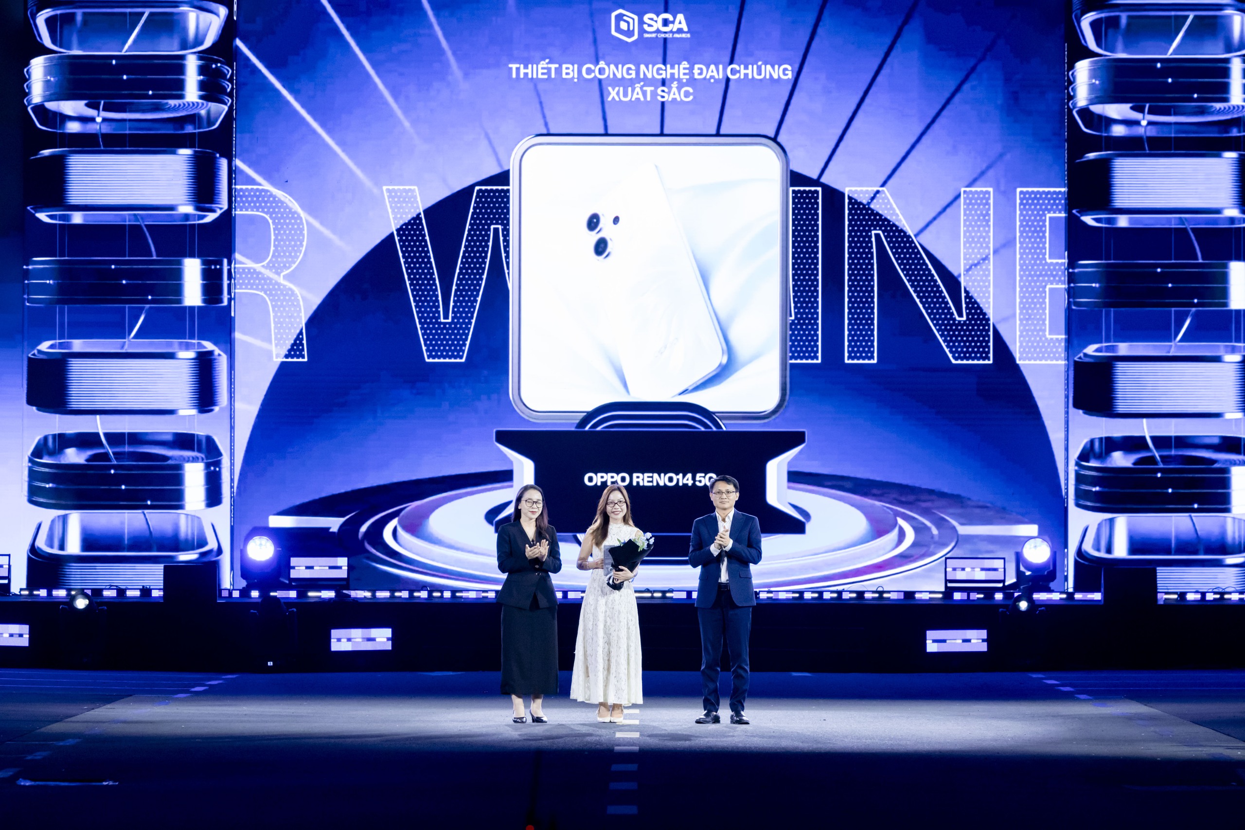 Những khoảnh khắc ấn tượng tại lễ trao giải Better Choice Awards 2025: Bữa tiệc thị giác đầy màu sắc của nghệ thuật và công nghệ- Ảnh 21. Những khoảnh khắc ấn tượng tại lễ trao giải Better Choice Awards 2025: Bữa tiệc thị giác đầy màu sắc của nghệ thuật và công nghệ- Ảnh 21.