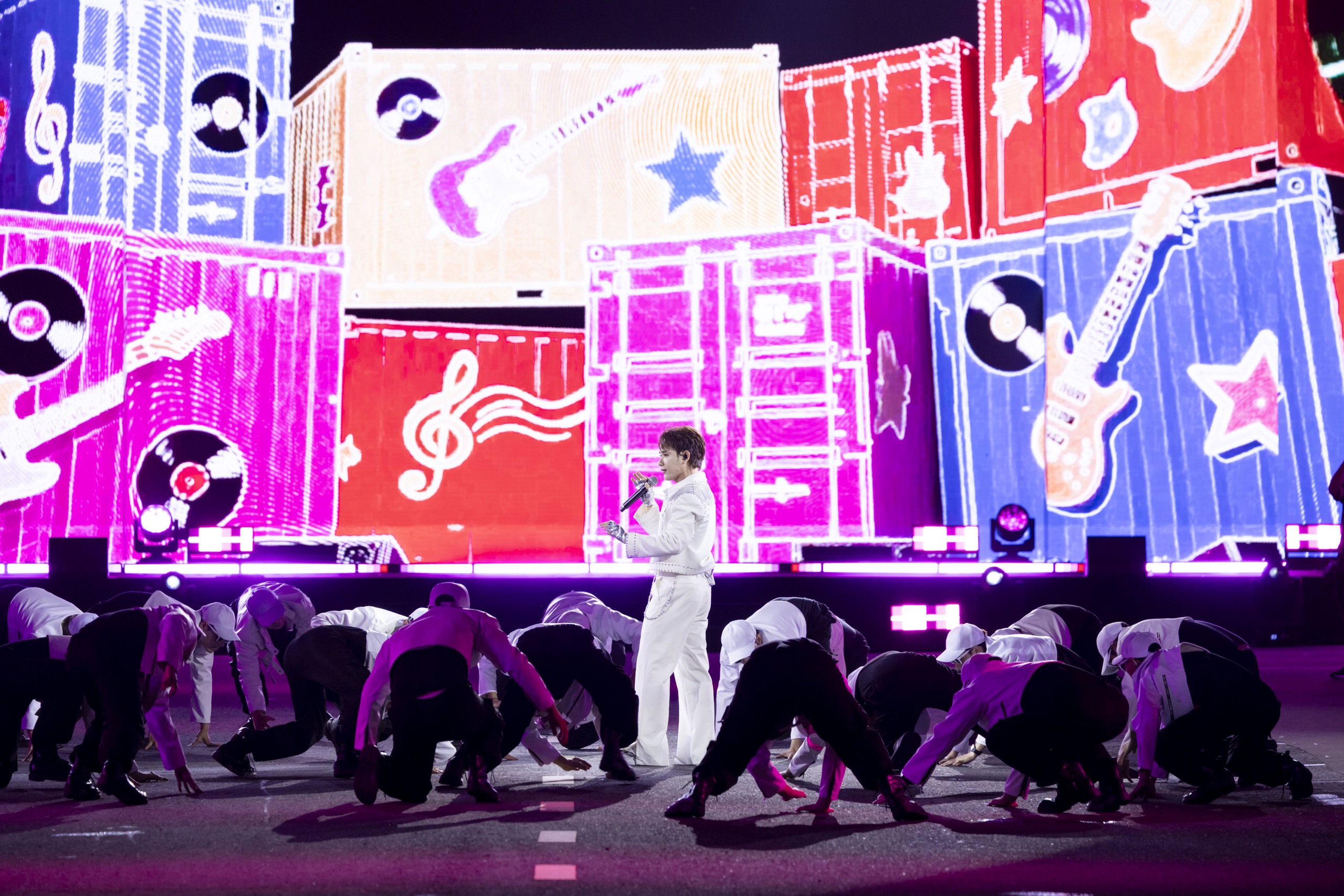 Những khoảnh khắc ấn tượng tại lễ trao giải Better Choice Awards 2025: Bữa tiệc thị giác đầy màu sắc của nghệ thuật và công nghệ- Ảnh 40. Những khoảnh khắc ấn tượng tại lễ trao giải Better Choice Awards 2025: Bữa tiệc thị giác đầy màu sắc của nghệ thuật và công nghệ- Ảnh 40.