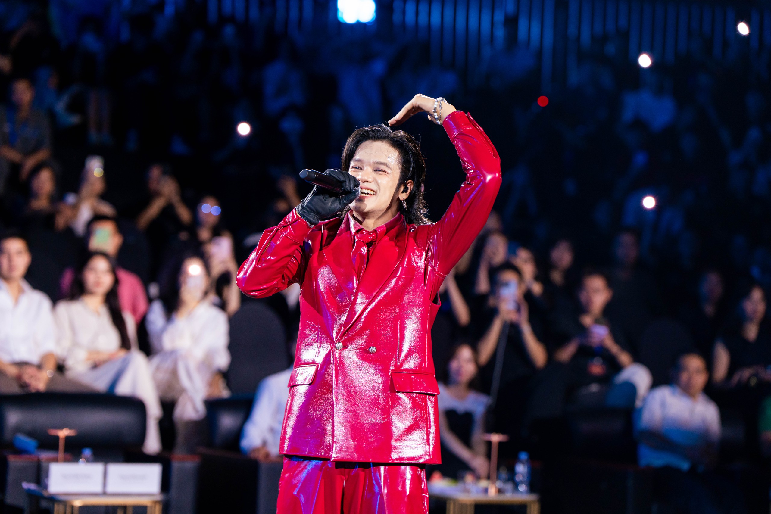 Những khoảnh khắc ấn tượng tại lễ trao giải Better Choice Awards 2025: Bữa tiệc thị giác đầy màu sắc của nghệ thuật và công nghệ- Ảnh 28. Những khoảnh khắc ấn tượng tại lễ trao giải Better Choice Awards 2025: Bữa tiệc thị giác đầy màu sắc của nghệ thuật và công nghệ- Ảnh 28.