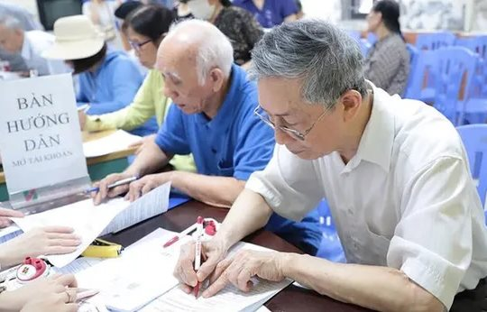 Lại có thủ đoạn lừa đảo mới cực tinh vi nhắm vào người hưởng chế độ hưu trí, bảo hiểm xã hội- Ảnh 1.