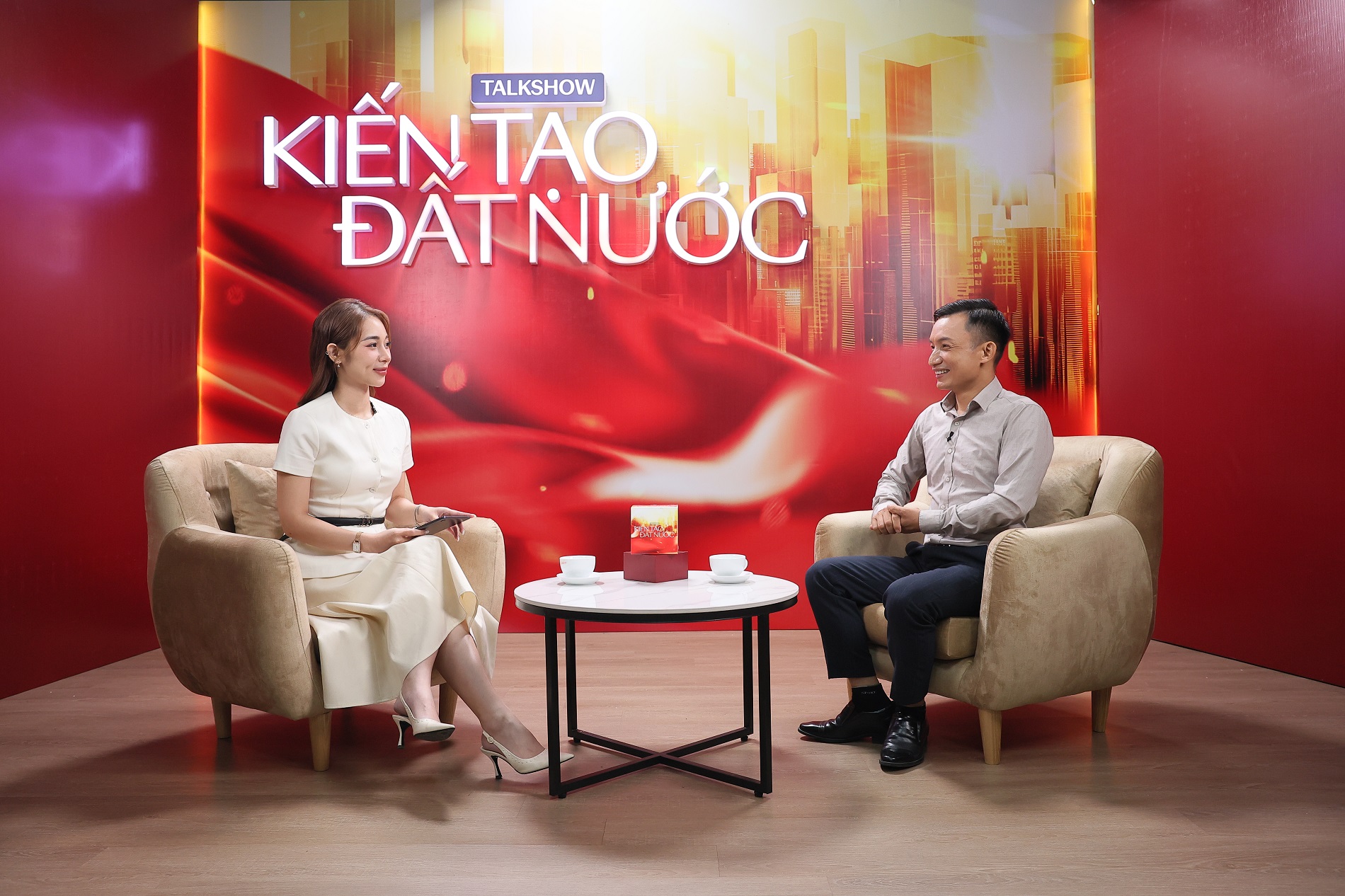 Thiếu điều kiện đi học nhưng lại thừa sức sáng tạo, anh Tạ Đình Huy trở thành "nhà sáng chế chân đất" được xóm làng công nhận- Ảnh 1.