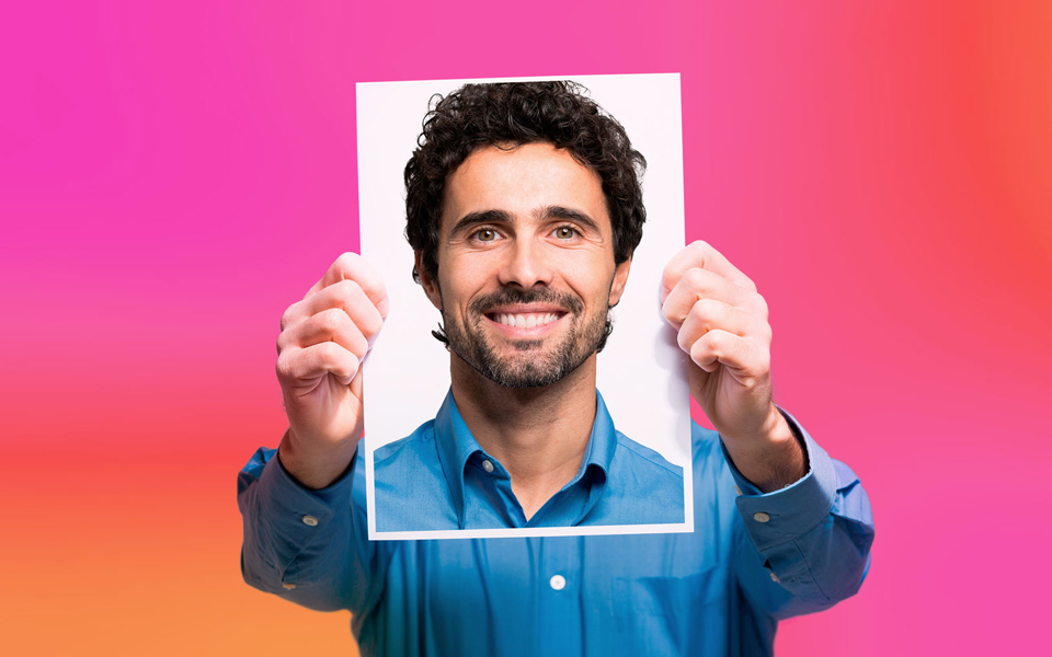 Dịch vụ deepfake được “rao bán” rẻ hơn 400 lần, làm gì để tự bảo vệ? - Ảnh 1.