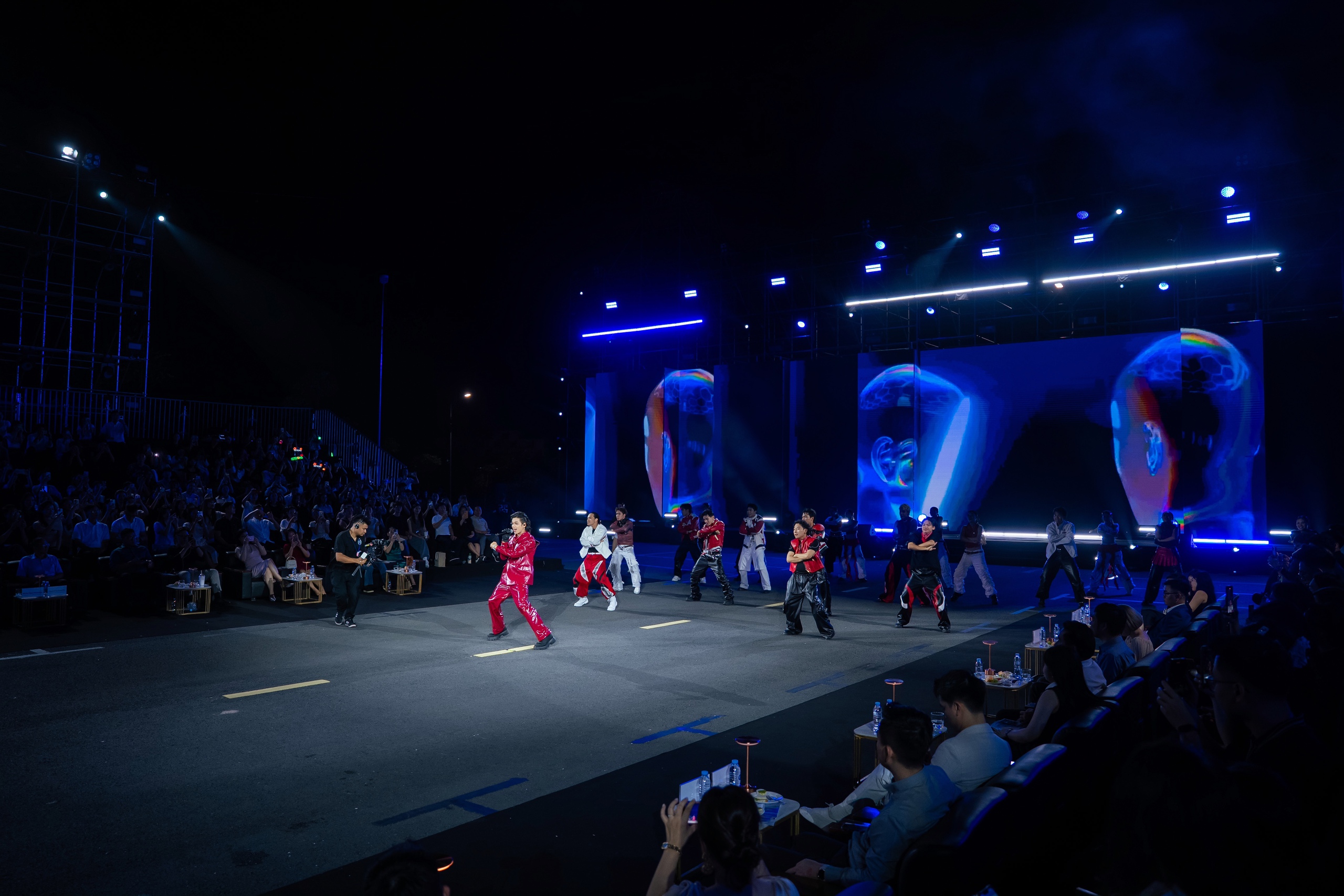 Những khoảnh khắc ấn tượng tại lễ trao giải Better Choice Awards 2025: Bữa tiệc thị giác đầy màu sắc của nghệ thuật và công nghệ- Ảnh 27. Những khoảnh khắc ấn tượng tại lễ trao giải Better Choice Awards 2025: Bữa tiệc thị giác đầy màu sắc của nghệ thuật và công nghệ- Ảnh 27.