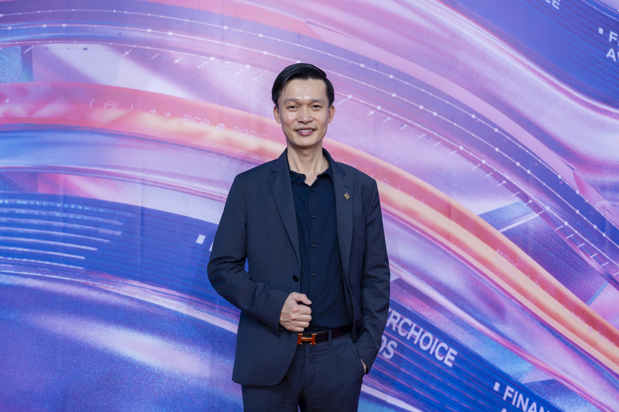 Founder của Loca AI: chúng tôi tự tin với vị thế "tiên phong ở trên thế giới về dịch thuật trên thiết bị"- Ảnh 1. Founder của Loca AI: chúng tôi tự tin với vị thế "tiên phong ở trên thế giới về dịch thuật trên thiết bị"- Ảnh 1.