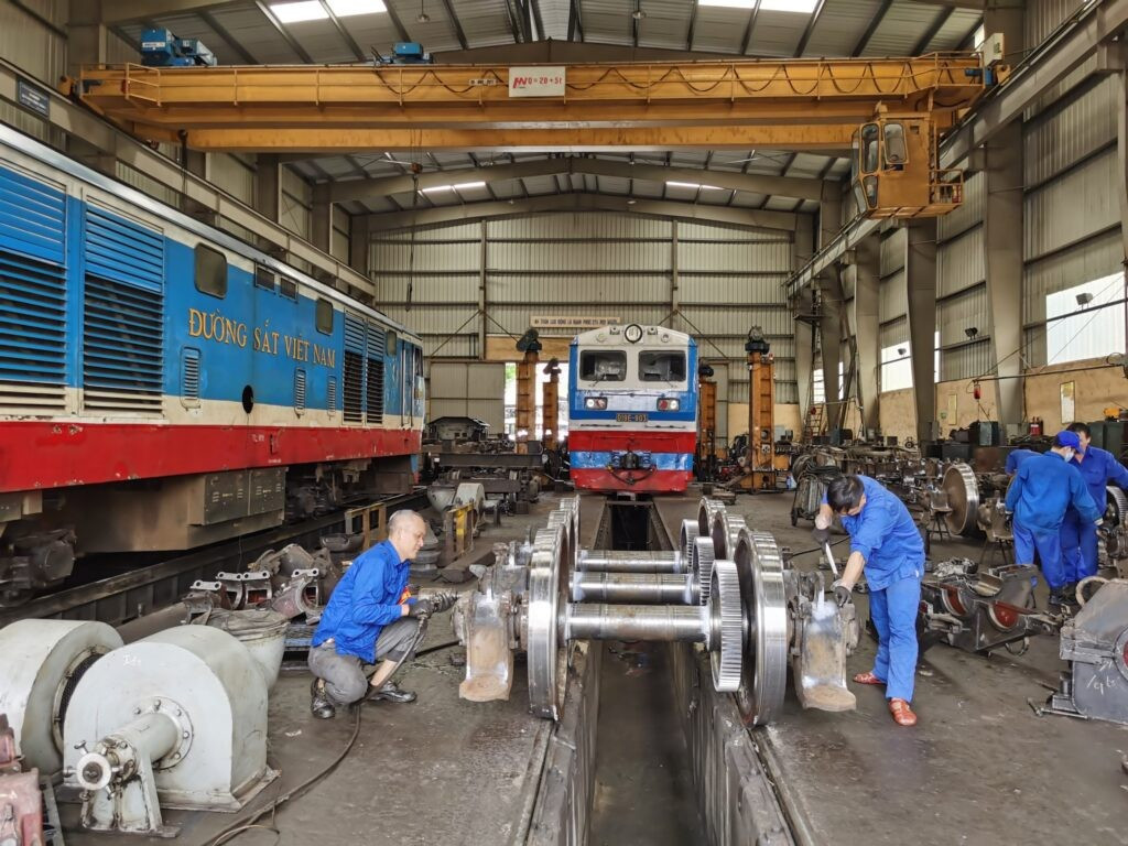 Cần bao nhiêu người vận hành đường sắt tốc độ cao và các metro?- Ảnh 2. Cần bao nhiêu người vận hành đường sắt tốc độ cao và các metro?- Ảnh 2.