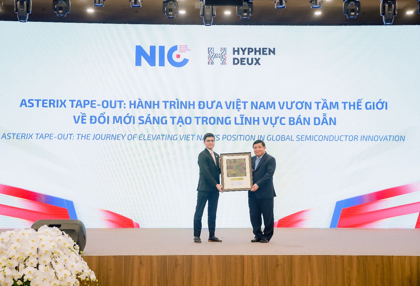 Hyphen Deux công bố Chip vi điều khiển HDx32U tại sự kiện Innovate Vietnam 2025- Ảnh 1.