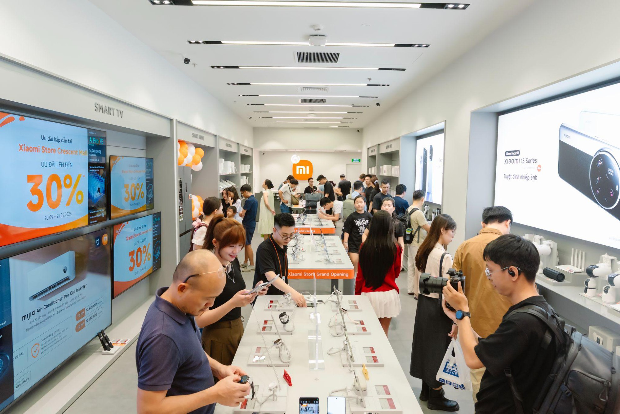 Đẳng cấp trải nghiệm hệ sinh thái công nghệ của Xiaomi Store- Ảnh 2.