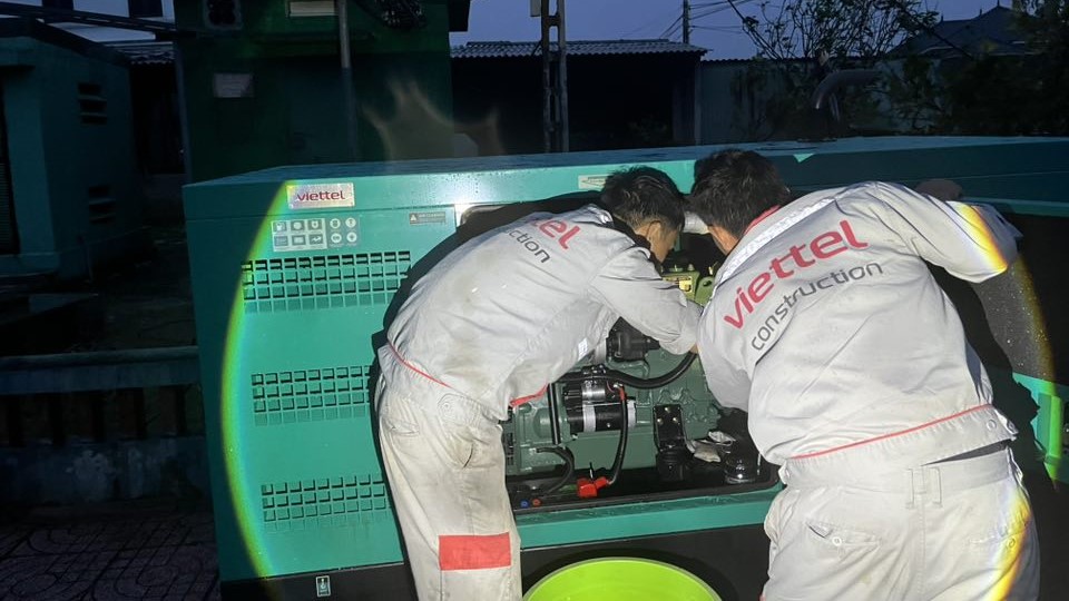 Viettel ứng cứu thành công tín hiệu viễn thông tại các xã chịu ảnh hưởng của bão Bualoi- Ảnh 2. Viettel ứng cứu thành công tín hiệu viễn thông tại các xã chịu ảnh hưởng của bão Bualoi- Ảnh 2.