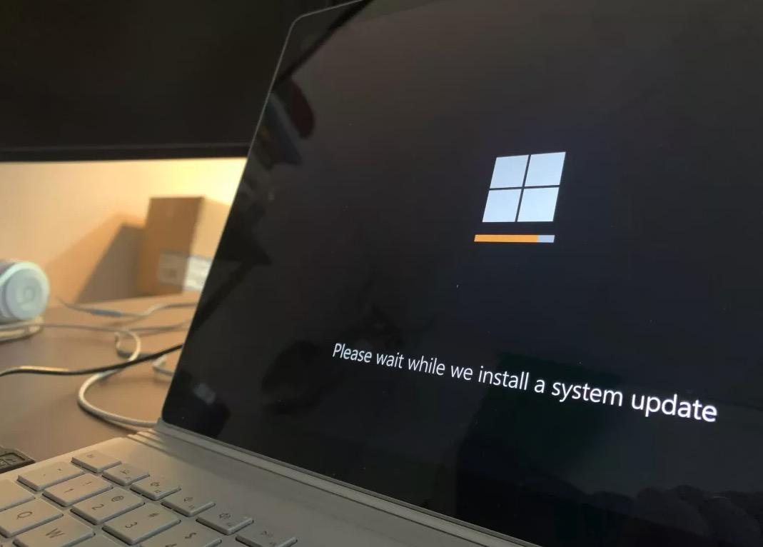 Khai tử Windows 10 xong, Microsoft siết chặt không còn dễ dàng cài Windows 11 bằng tài khoản nội bộ- Ảnh 2.