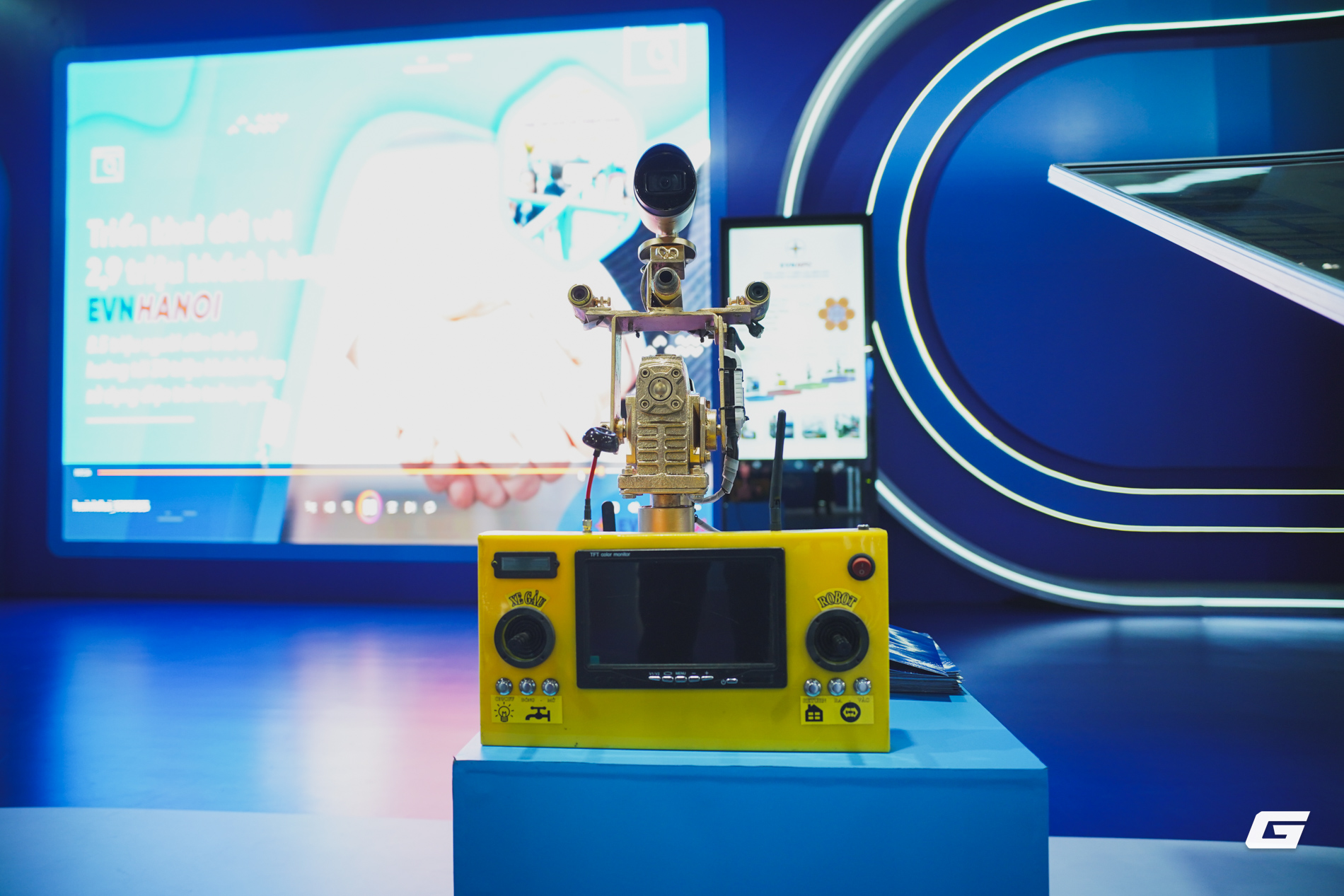 GenK.- Robot EVN-1.jpg GenK.- Robot EVN-1.jpg