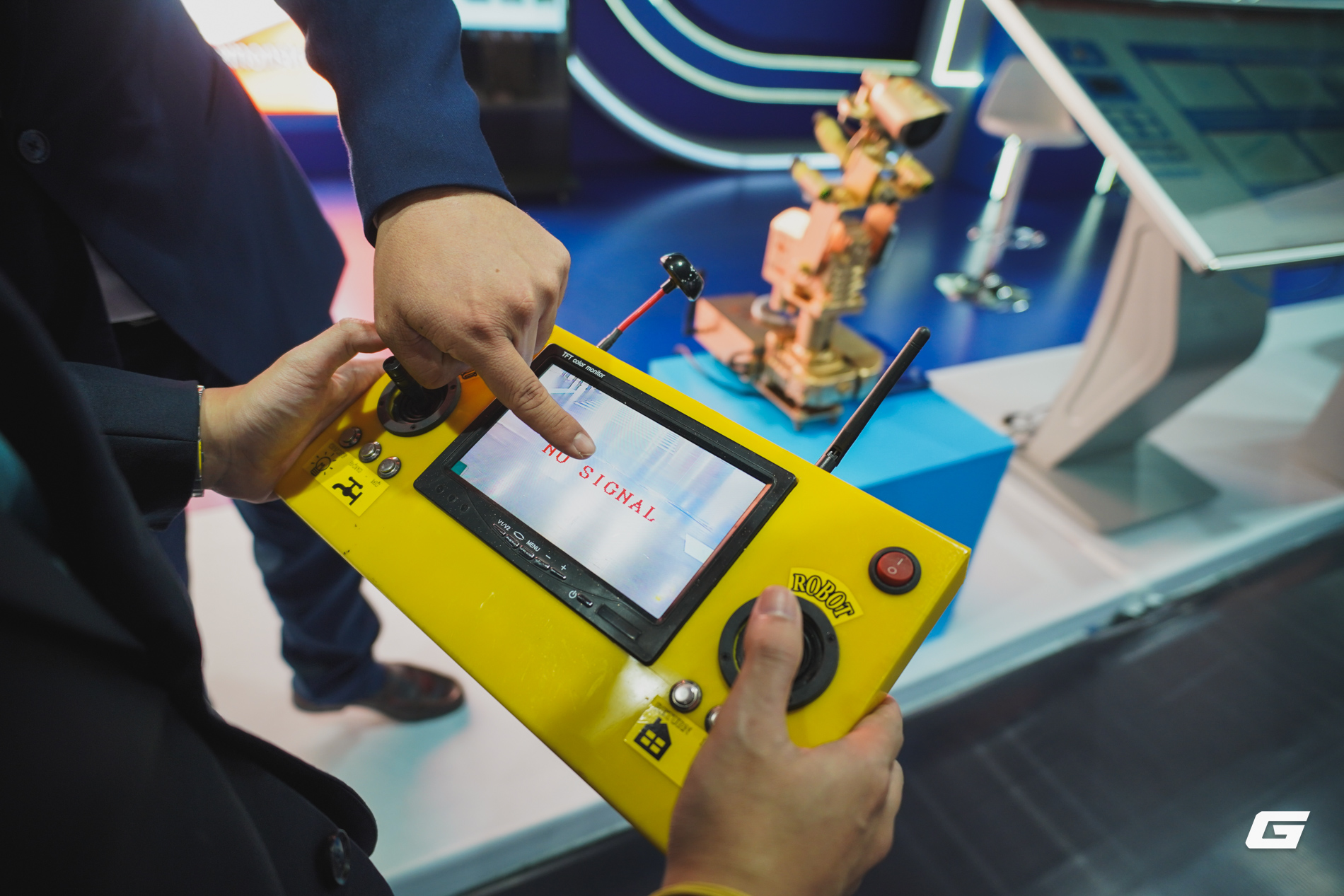 GenK.- Robot EVN-10.jpg GenK.- Robot EVN-10.jpg