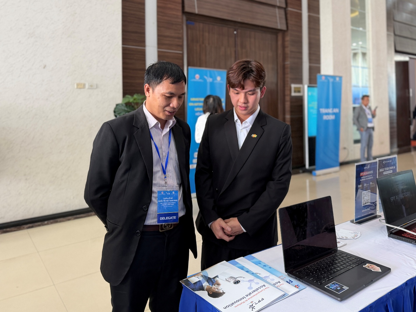 photo-1761721256673-17617212575651416682312 img