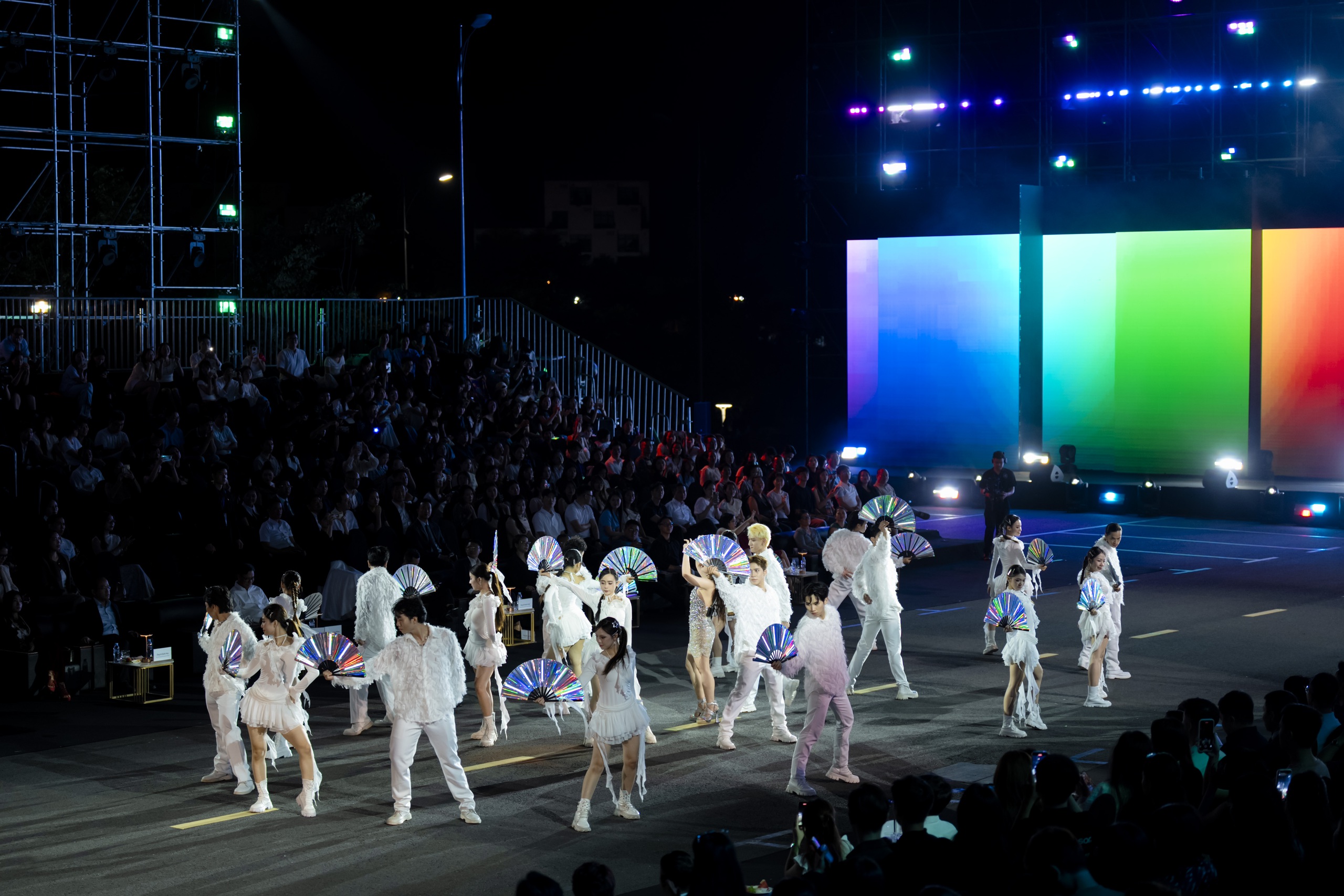 Những khoảnh khắc ấn tượng tại lễ trao giải Better Choice Awards 2025: Bữa tiệc thị giác đầy màu sắc của nghệ thuật và công nghệ- Ảnh 17. Những khoảnh khắc ấn tượng tại lễ trao giải Better Choice Awards 2025: Bữa tiệc thị giác đầy màu sắc của nghệ thuật và công nghệ- Ảnh 17.