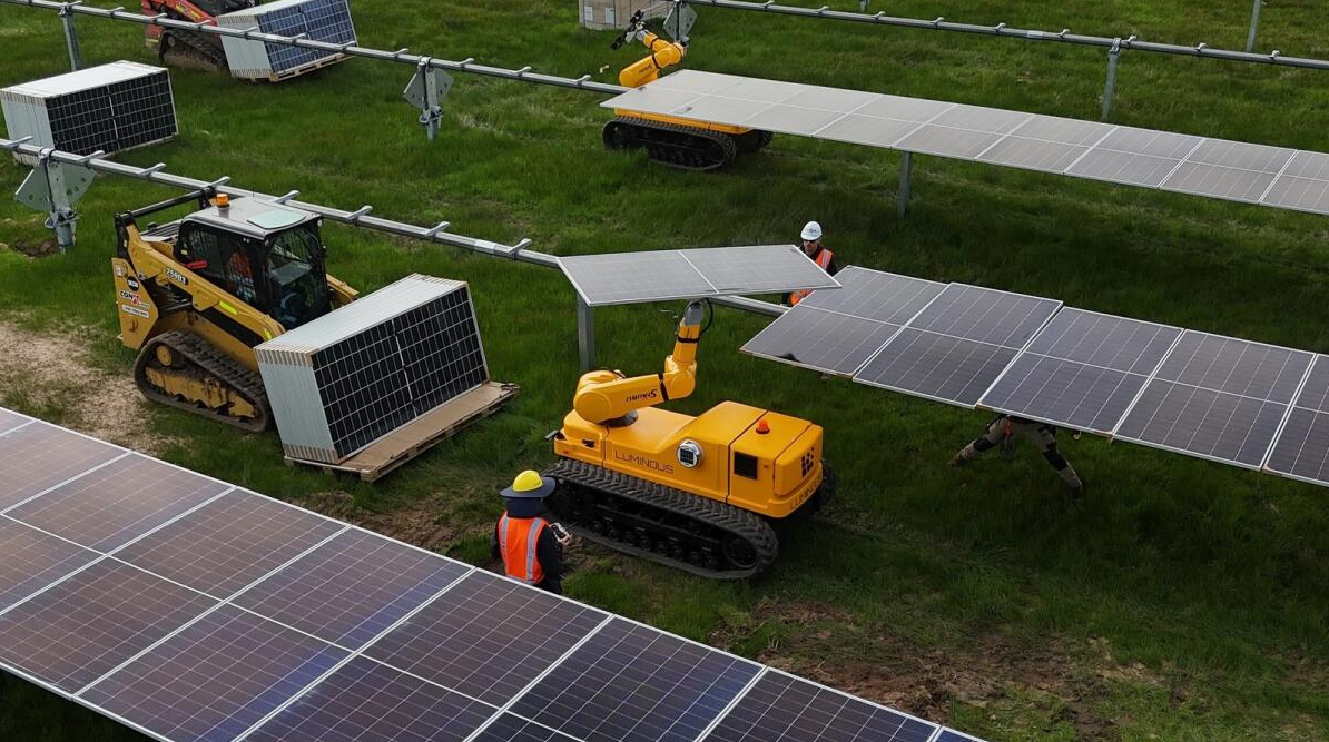 500.000 tấm pin năng lượng mặt trời được lắp đặt nhanh chóng nhờ thứ không ngờ- Ảnh 2.