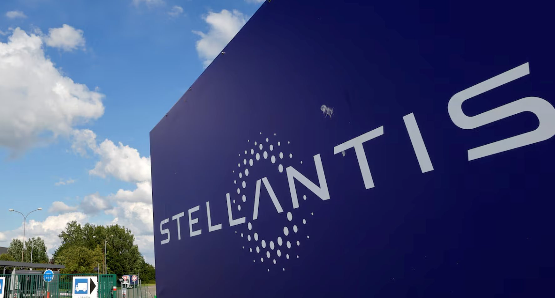 Uber bắt tay Nvidia mở mạng lưới 100.000 taxi tự lái: Giá rẻ, hoạt động 24/7- Ảnh 2.