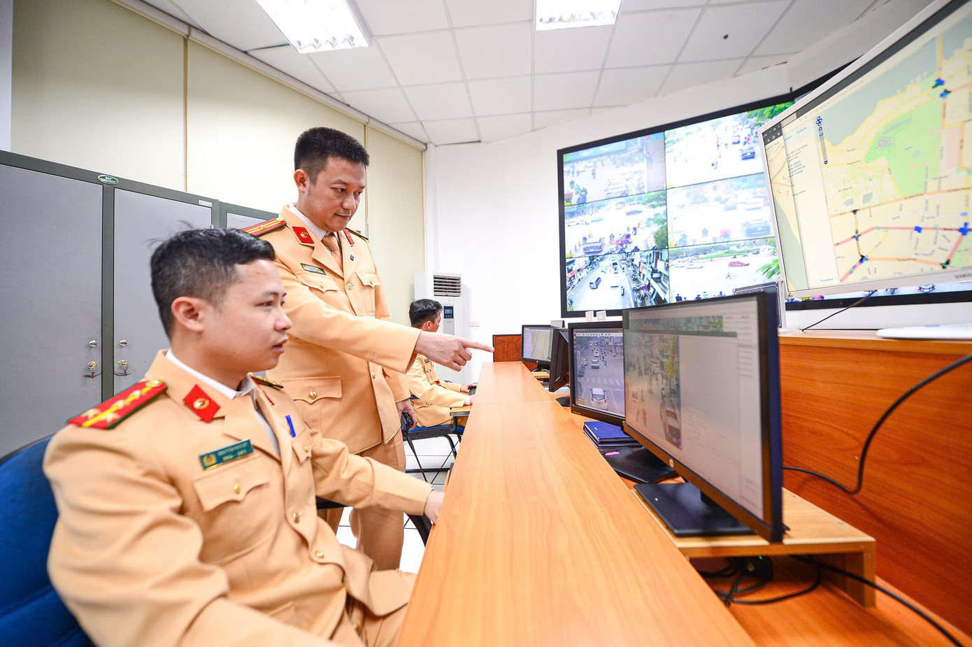 Cận cảnh hơn 1.800 camera AI 'phủ sóng' khắp Hà Nội sắp đi vào hoạt động- Ảnh 8.