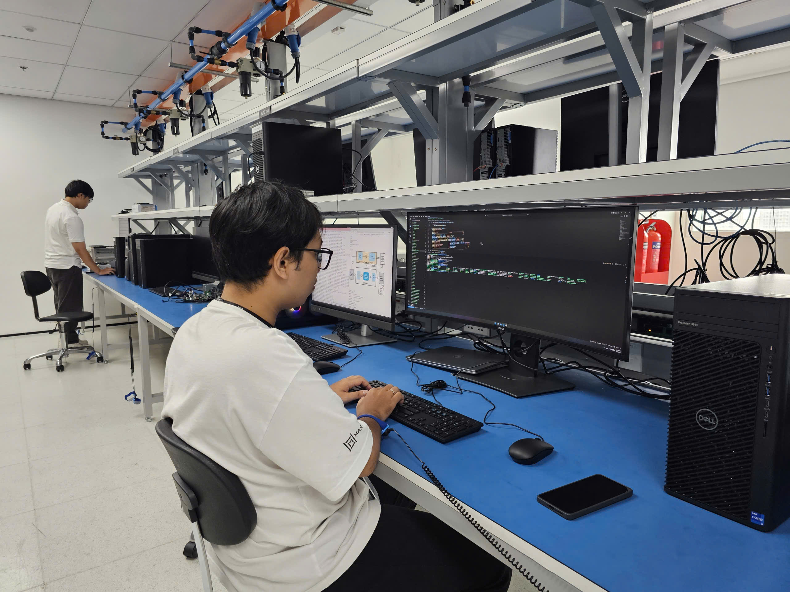 Cận cảnh phòng thí nghiệm triệu USD đặt tại TP HCM của "gã khổng lồ" bán dẫn toàn cầu- Ảnh 6. Cận cảnh phòng thí nghiệm triệu USD đặt tại TP HCM của "gã khổng lồ" bán dẫn toàn cầu- Ảnh 6.