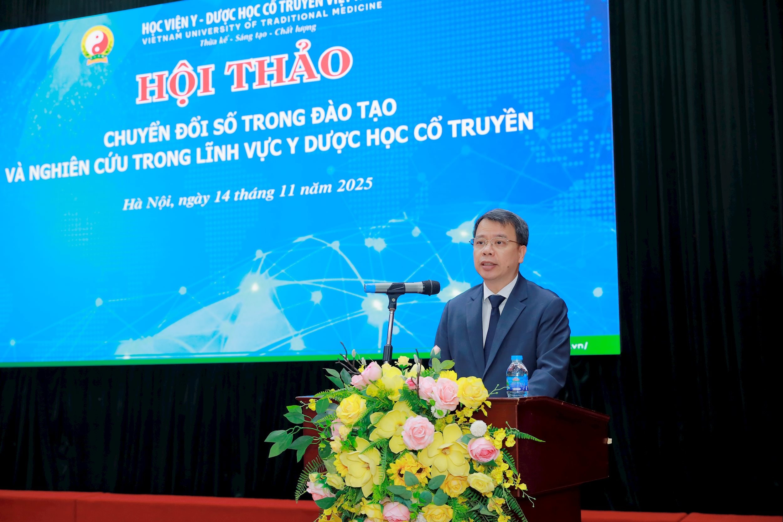 1-17631163939421775274581 "AI giúp chúng ta rất nhiều nhưng phải luôn cảnh giác..." - Ảnh 3.