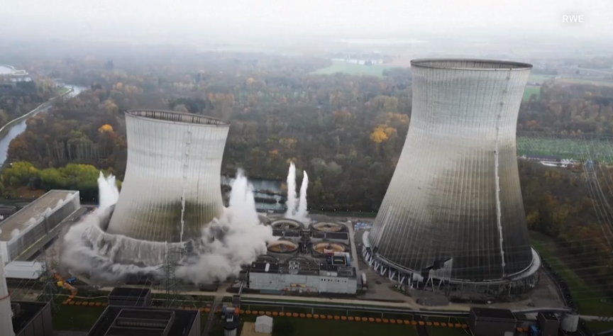 56.000 tấn bê tông sụp đổ tại nhà máy điện hạt nhân Đức - Ảnh 2.