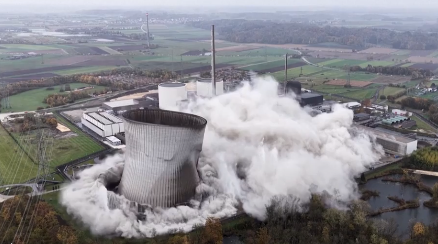 56.000 tấn bê tông sụp đổ tại nhà máy điện hạt nhân Đức - Ảnh 4.