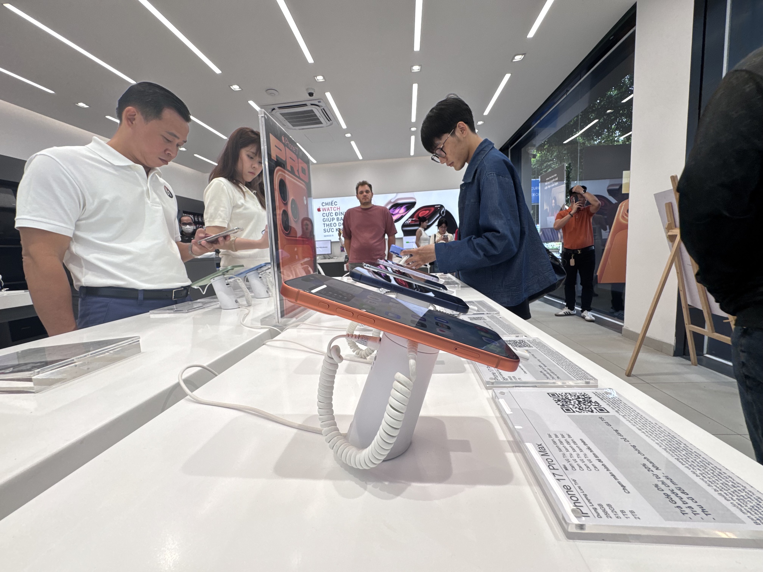 Hàng loạt ưu đãi hấp dẫn trong ngày siêu sale 11 - 11 tại Các Siêu thị điện máy - Ảnh 1. Hàng loạt ưu đãi hấp dẫn trong ngày siêu sale 11 - 11 tại Các Siêu thị điện máy - Ảnh 1.