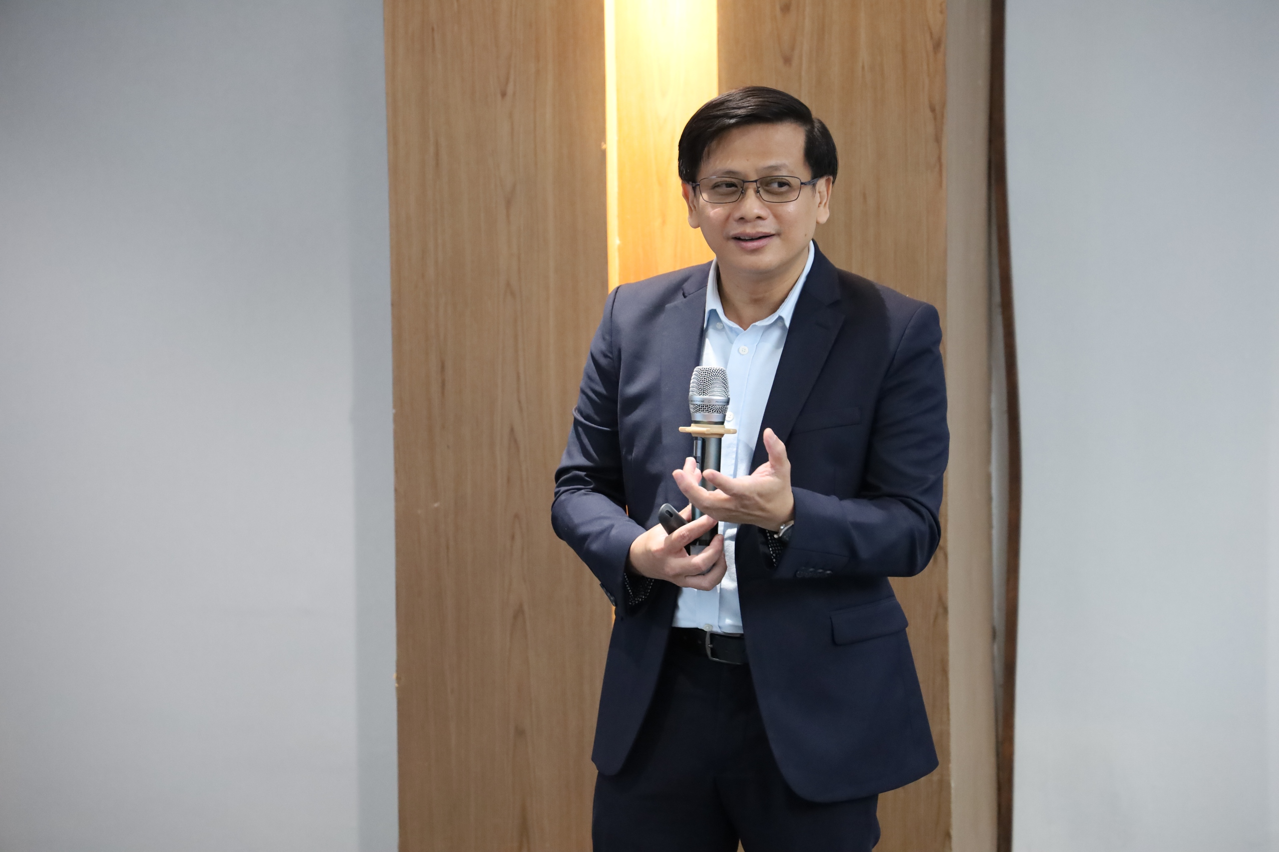 Tại sao TP HCM chậm chân trong ngành bán dẫn và cách cải thiện tình hình - Ảnh 3.