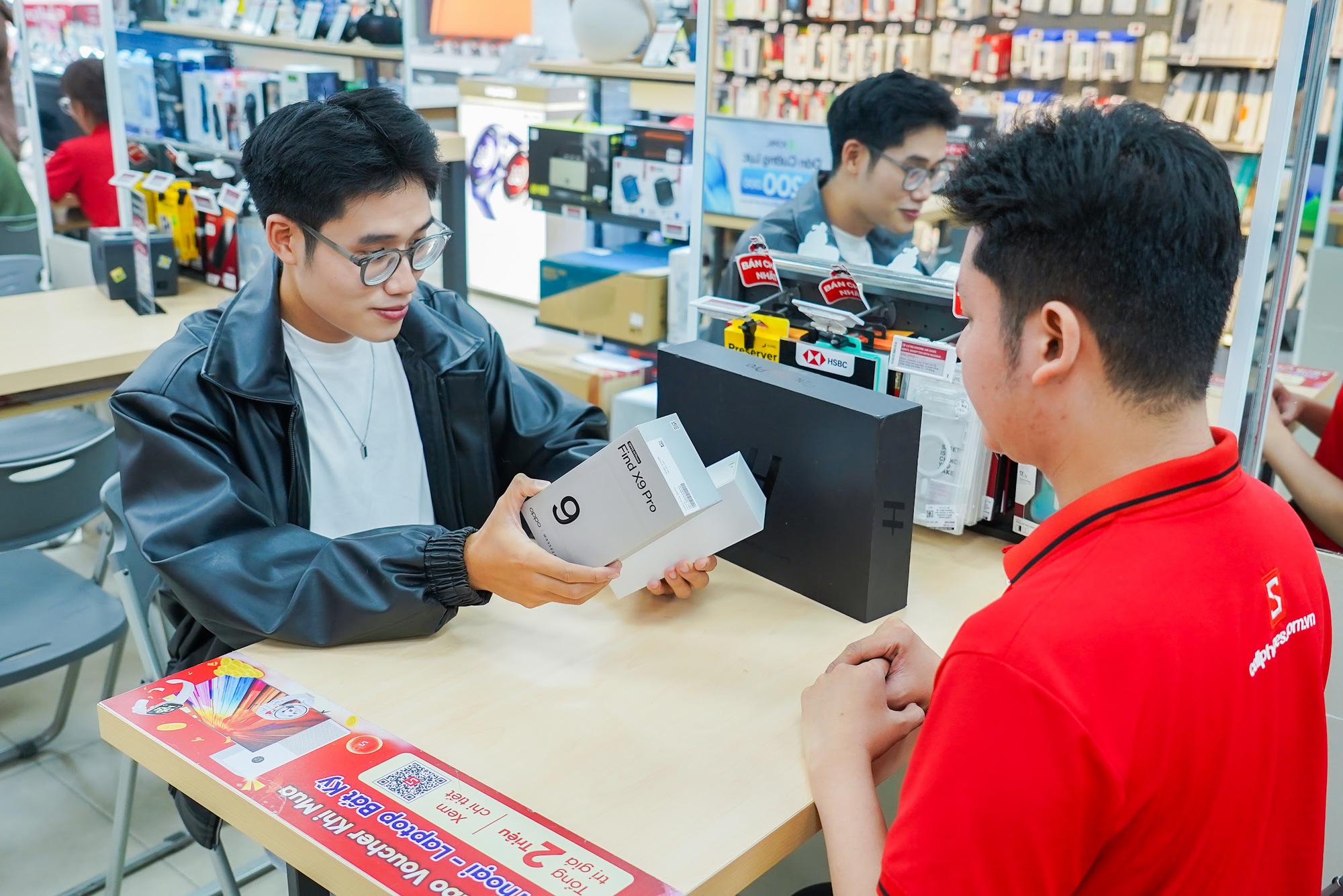 CellphoneS chính thức mở bán OPPO Find X9 series, ưu đãi bộ quà tặng đến 10 triệu - Ảnh 3. CellphoneS chính thức mở bán OPPO Find X9 series, ưu đãi bộ quà tặng đến 10 triệu - Ảnh 3.