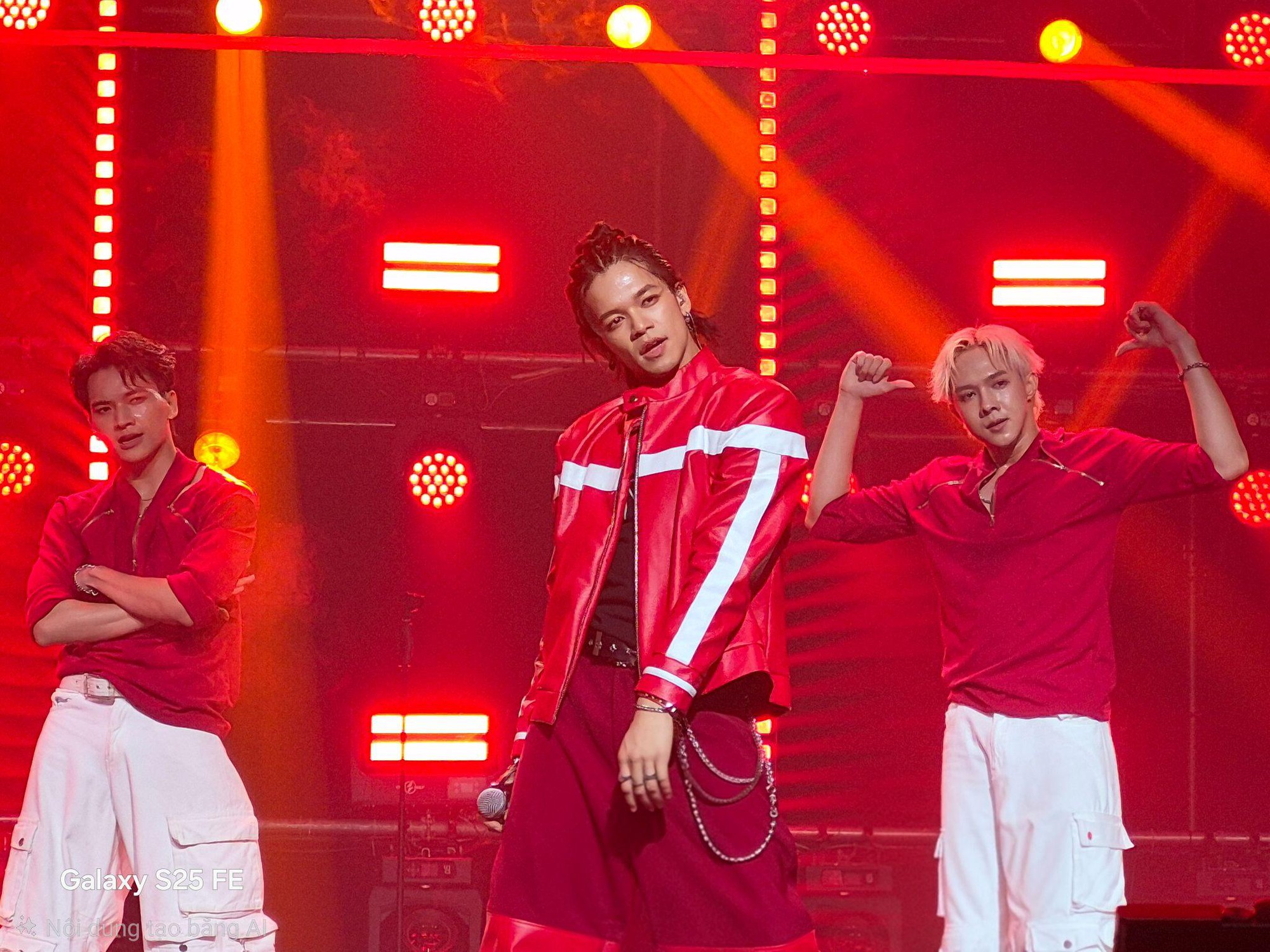 Fan Anh Trai Say Hi đổ xô duet cùng buitruonglinh, thử thách “Bật Beat Cùng Idol” gây sốt lớn - Ảnh 4.