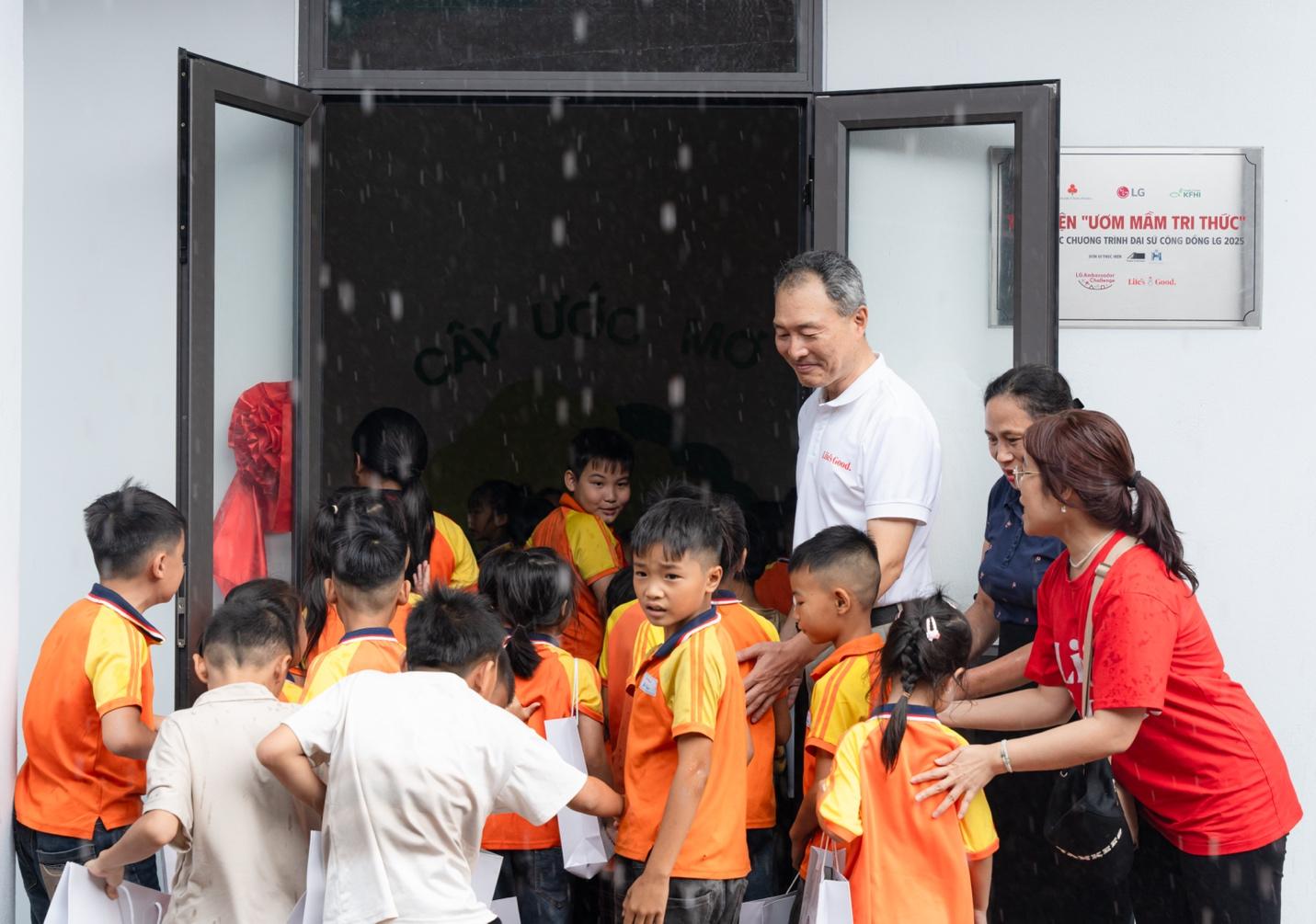 Đại sứ Cộng đồng LG 2025: Hành trình cùng cộng đồng kiến tạo tương lai bền vững- Ảnh 6. Đại sứ Cộng đồng LG 2025: Hành trình cùng cộng đồng kiến tạo tương lai bền vững- Ảnh 6.