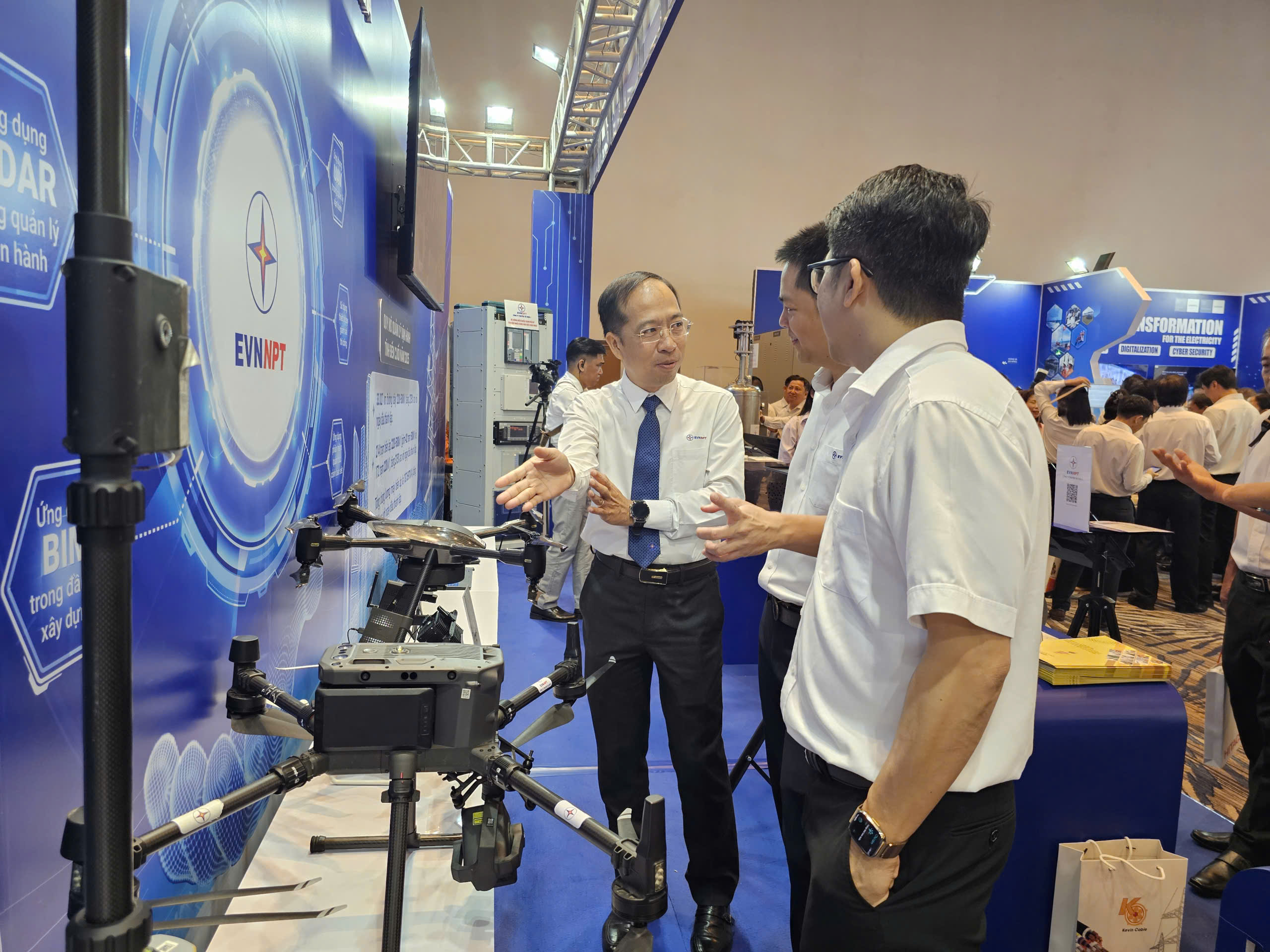 Cận cảnh đội quân không người lái trong ngành điện Việt Nam tại Techshow 2025 - Ảnh 8.