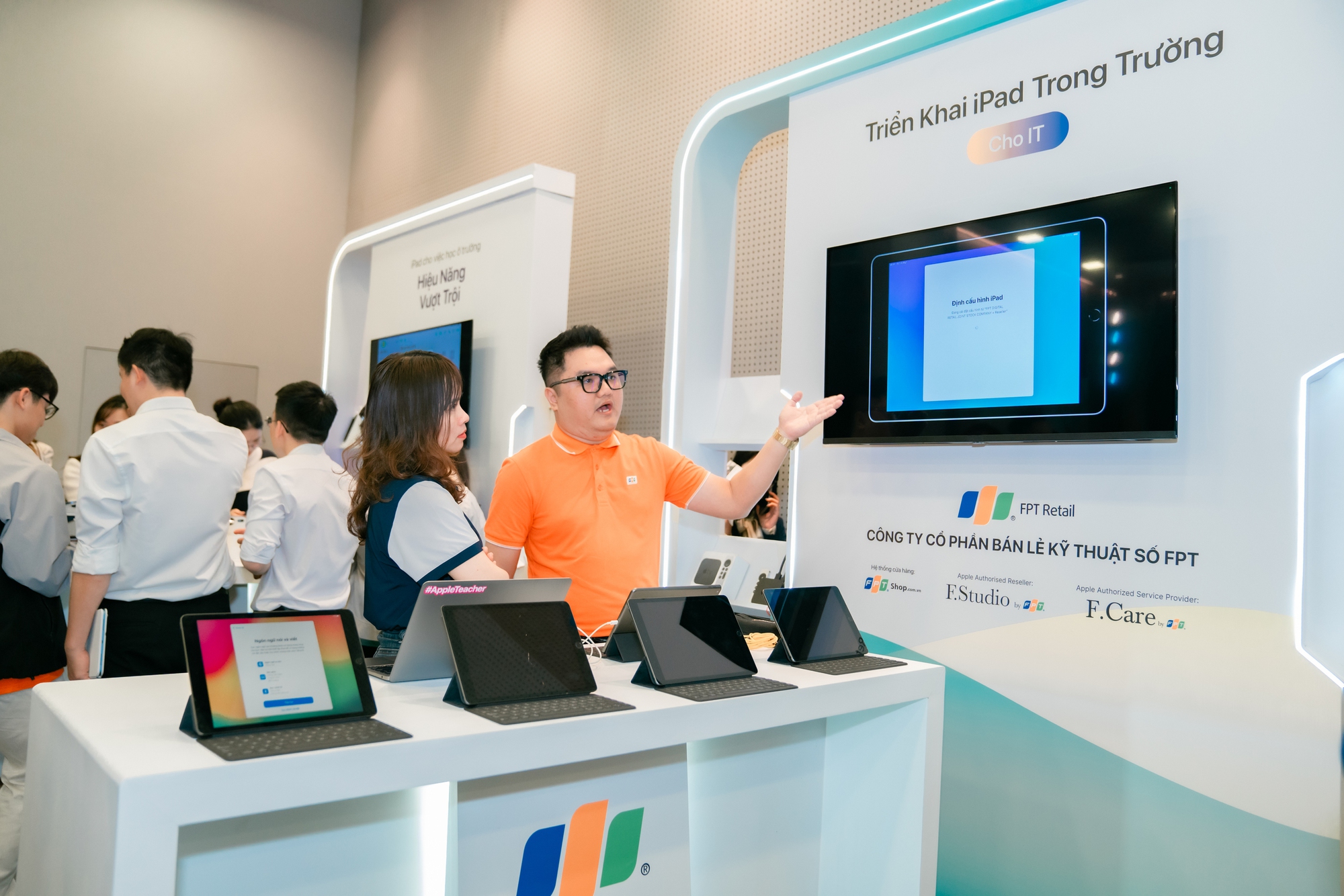 FPT Shop công bố trở thành Apple Business Partner,  tăng cường hỗ trợ khách hàng doanh nghiệp và giáo dục - Ảnh 1.