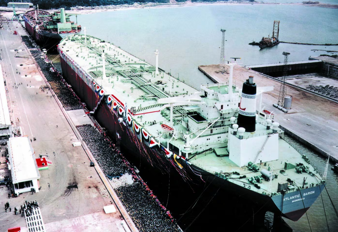 Hãng đóng tàu đầu tiên trên thế giới bàn giao con tàu thứ 5.000 - Ảnh 1.