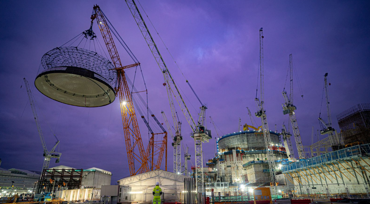 hien-vuong-quoc-anh-dang-tap-trung-vao-2-du-an-quy-mo-lon-bao-gom-hinkley-point-c-sky-news-17651874845771676644065 Tham vọng năng lượng hạt nhân của Vương quốc Anh “mới chỉ bắt đầu” - Ảnh 1.