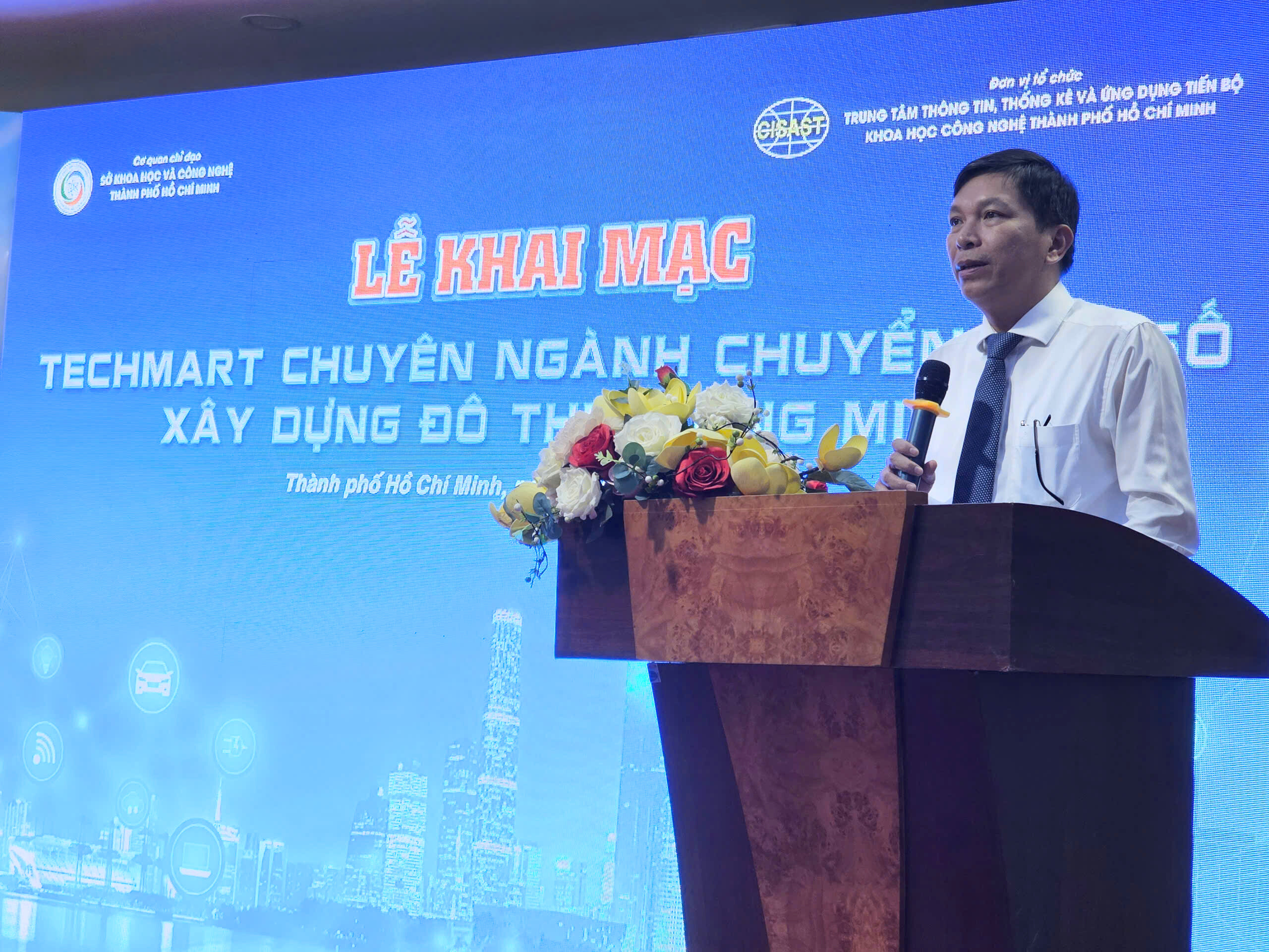 thiet-ke-chua-co-ten-4-1765424986415425715445 TPHCM ra mắt Techport.vn mở rộng, có gì mới trong “chợ công nghệ” trực tuyến? - Ảnh 1.