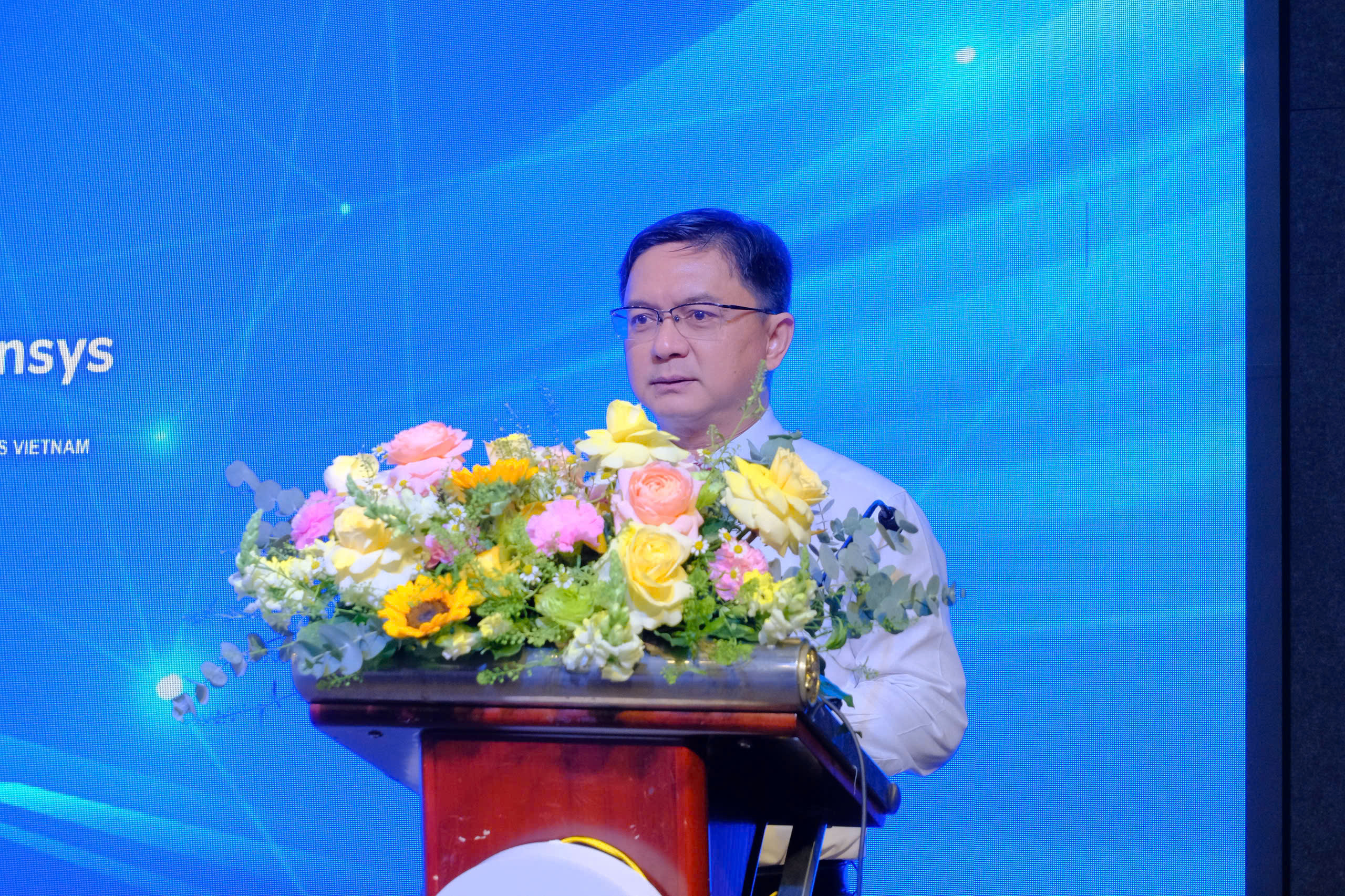 Tham vọng bán dẫn của Việt Nam và bài toán 100.000 kỹ sư - Ảnh 2.