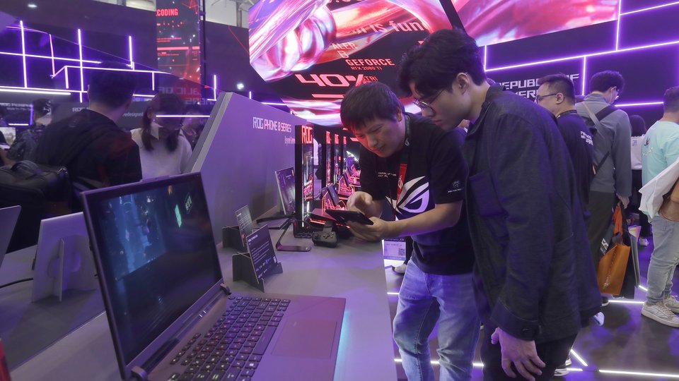 Khan hiếm RAM toàn cầu, thiết bị điện tử "trúng đòn" - Ảnh 1.