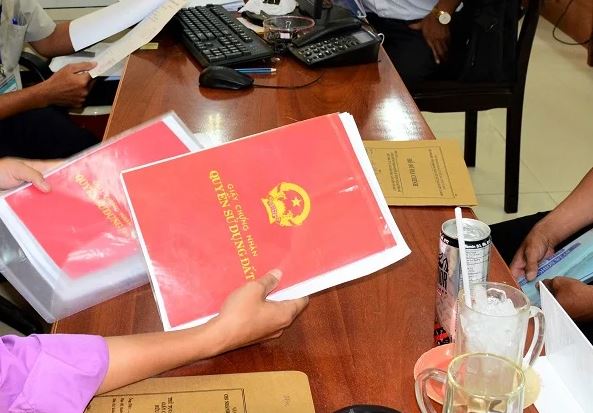 dd-176819669577525292050-1768372759880-17683727601181223740803 Xuất hiện thủ đoạn lừa đảo thông báo hoàn thiện hồ sơ đất đai - Ảnh 1.