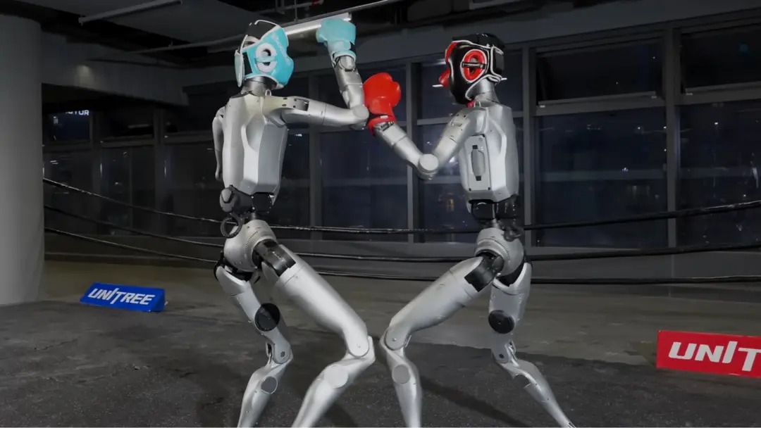 Tái hiện bộ phim Real Steel tại CES: hai robot "ô-sin" … đánh đối kháng dưới sự điều khiển của con người- Ảnh 1.