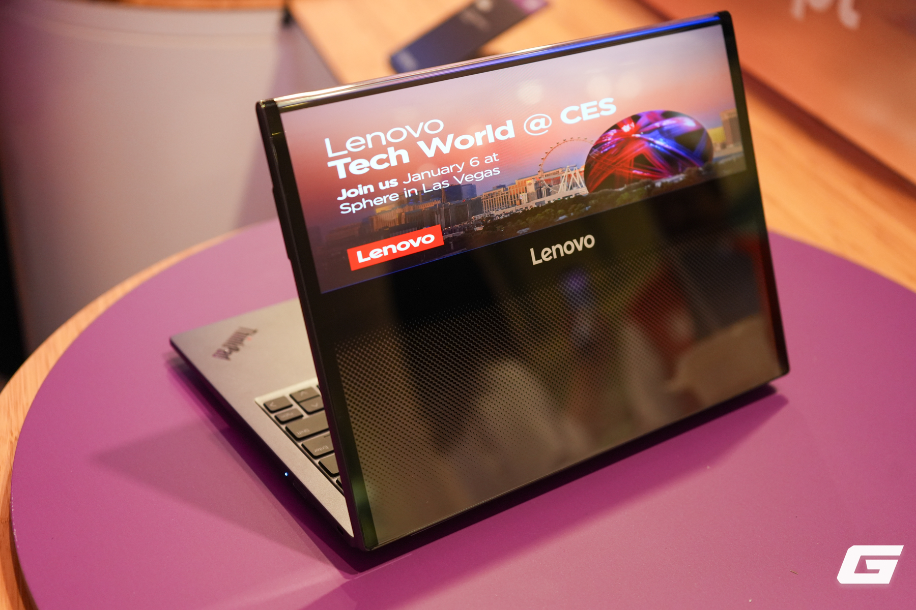 Cận cảnh ThinkPad Rollable XD: Giải pháp mở rộng không gian hiển thị độc đáo của Lenovo - Ảnh 3.