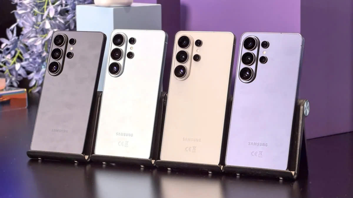 z7564987332629fcb521ddfd4f770eaad6ce9a39a7b73d-1772071896581480882813 Điện thoại chống nhìn trộm của Samsung có giá đặc biệt mà giá bán tới 52 triệu đồng? - Ảnh 2.