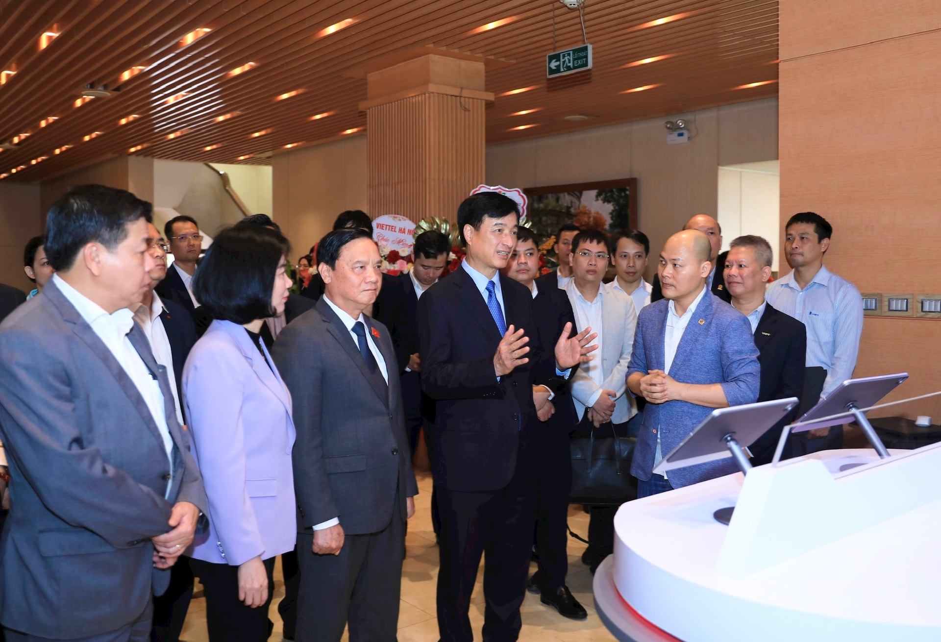 Hà Nội khai trương nền tảng điều hành tập trung "Một điểm đến của mọi nhiệm vụ" - Ảnh 2.