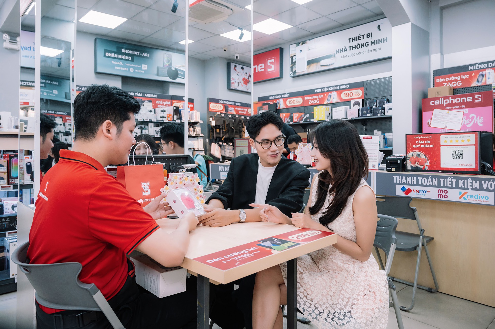 Loạt sản phẩm công nghệ giảm giá, làm Quà She Mê dịp 8/3 - Ảnh 2.