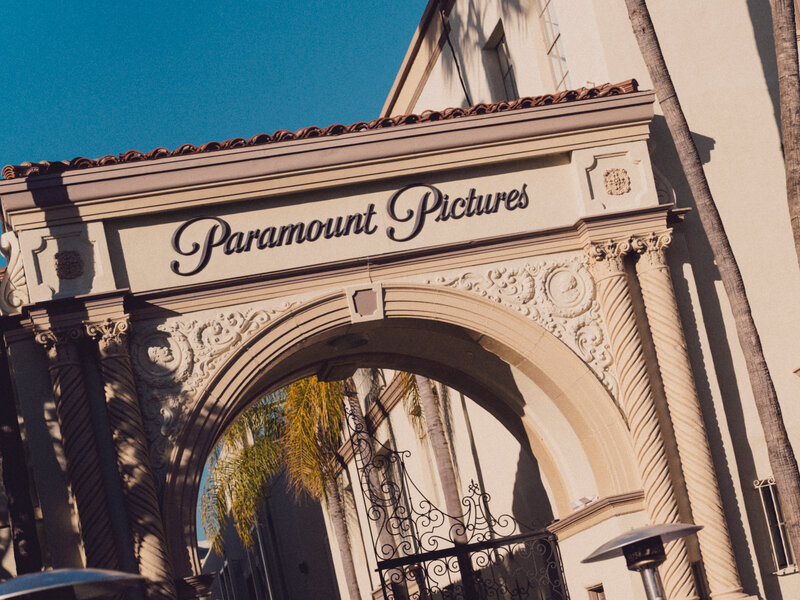 Netflix rút lui khỏi thương vụ Warner Bros., cầm theo hàng tỷ USD tiền “bôi trơn” của Paramount - Ảnh 2.